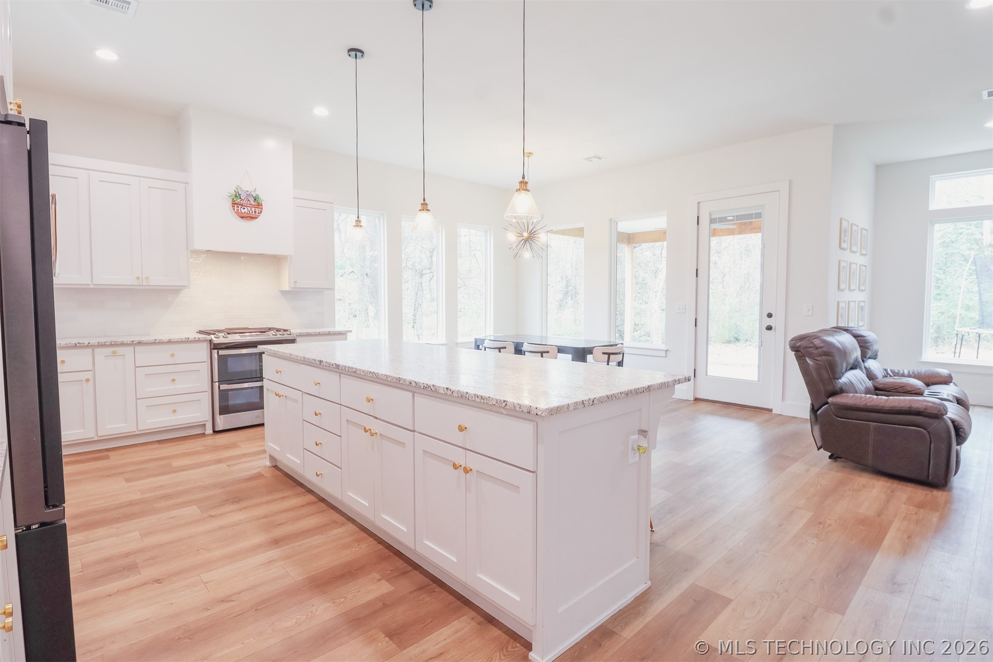 1000 S Moccasin Place Property Photo 6