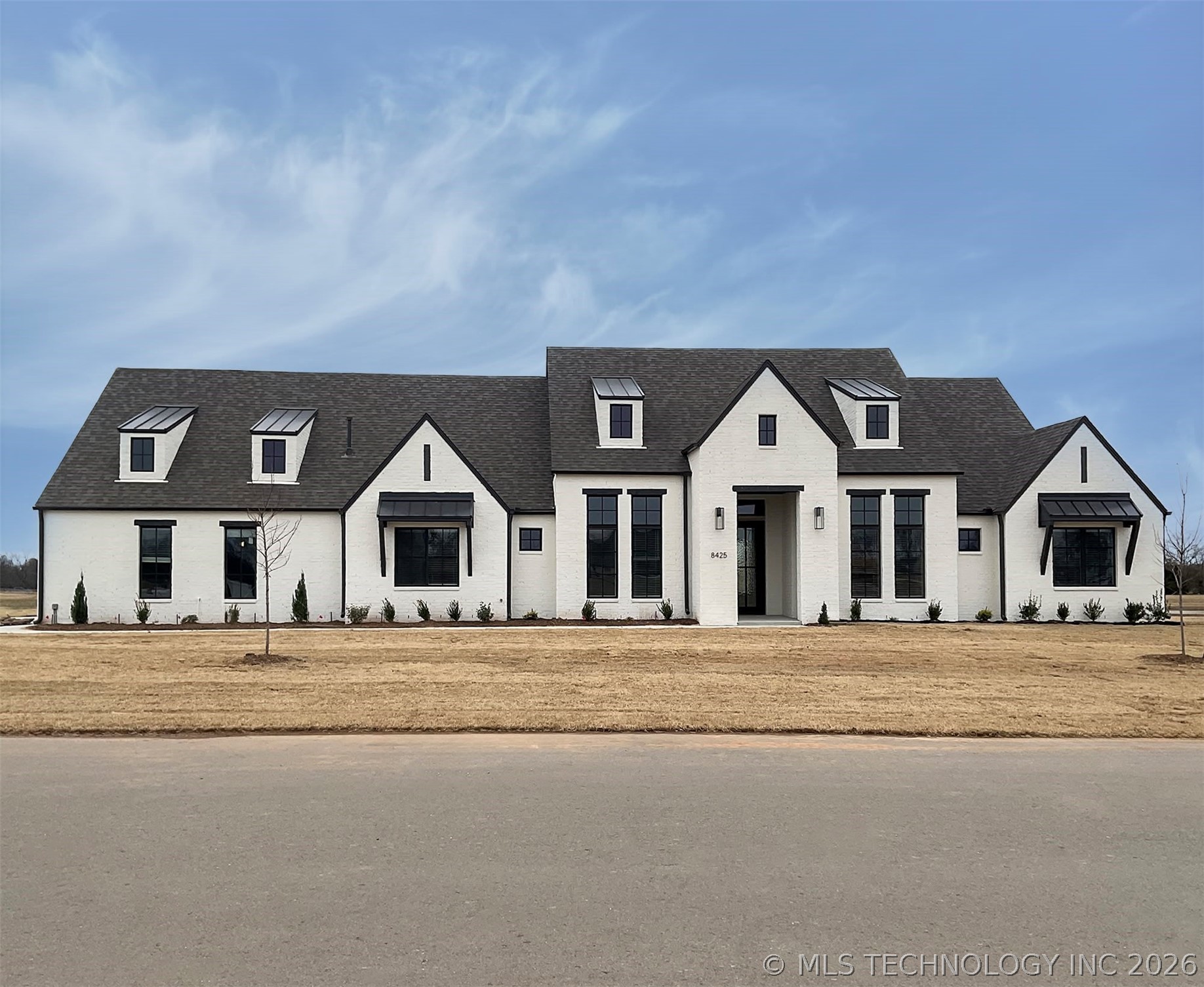 8425 S Wolf Creek Avenue Property Photo 1