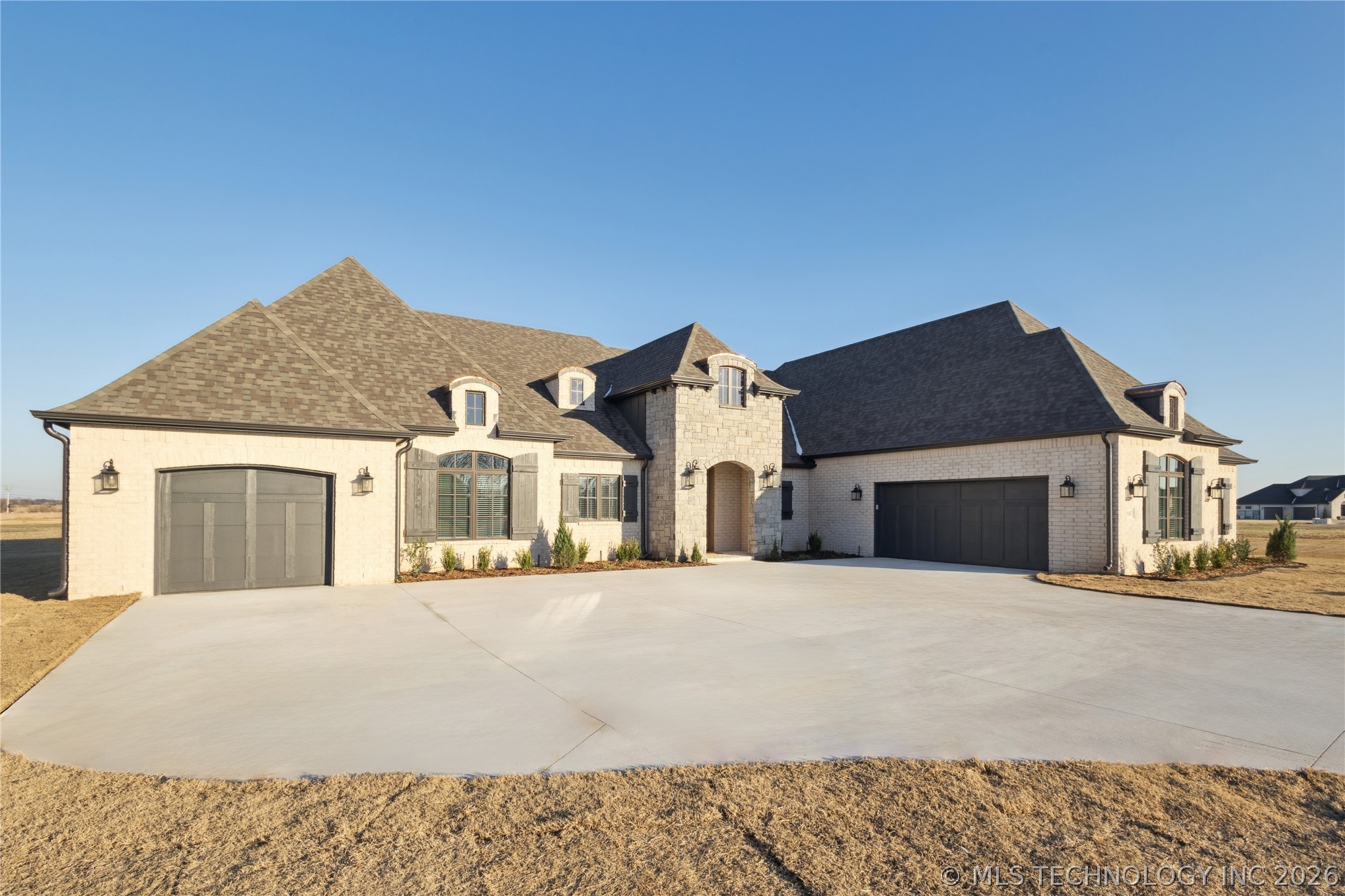 8167 S White Fang Court Property Photo 1