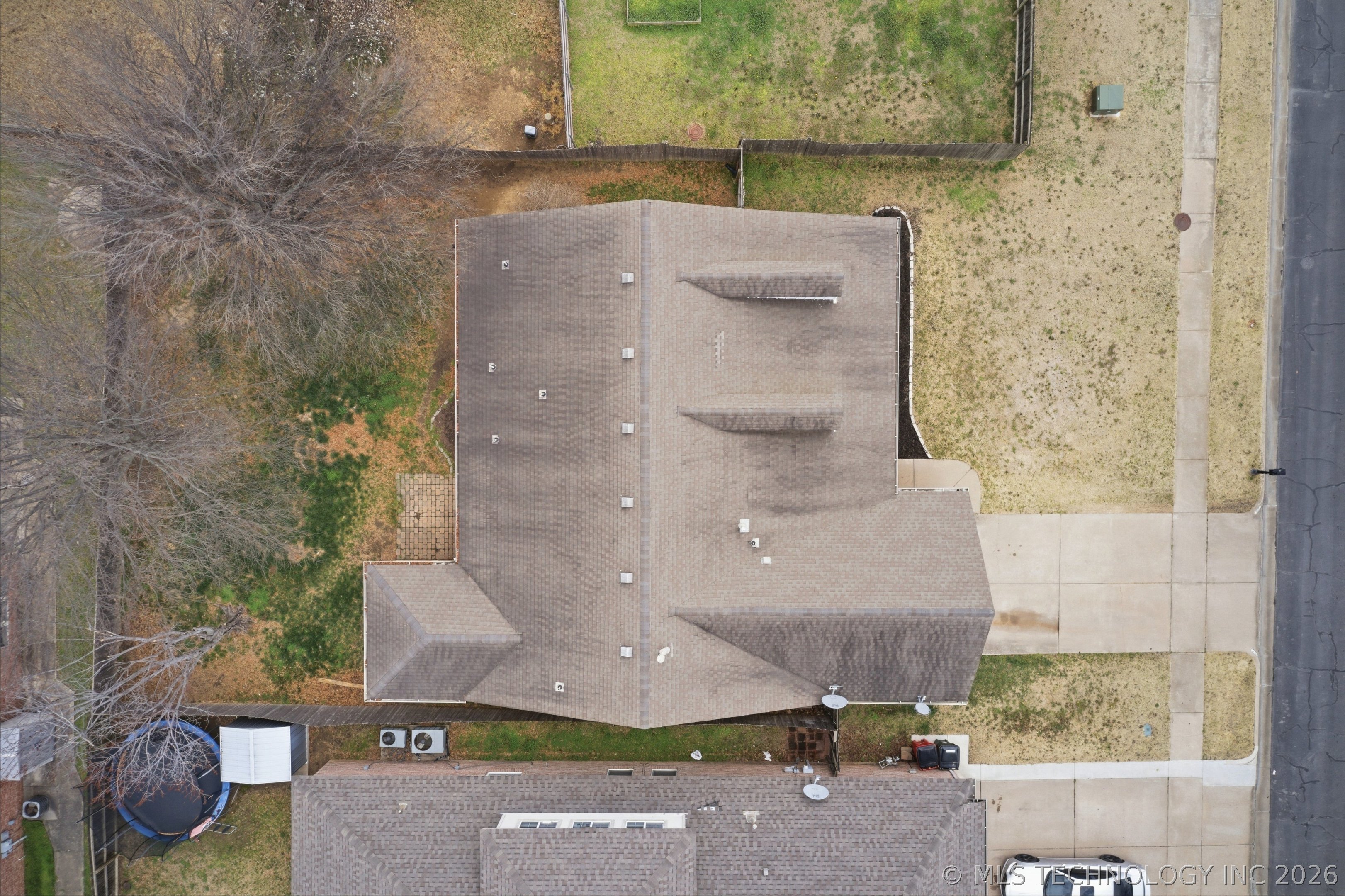 10305 N 115th East Avenue Property Photo 3