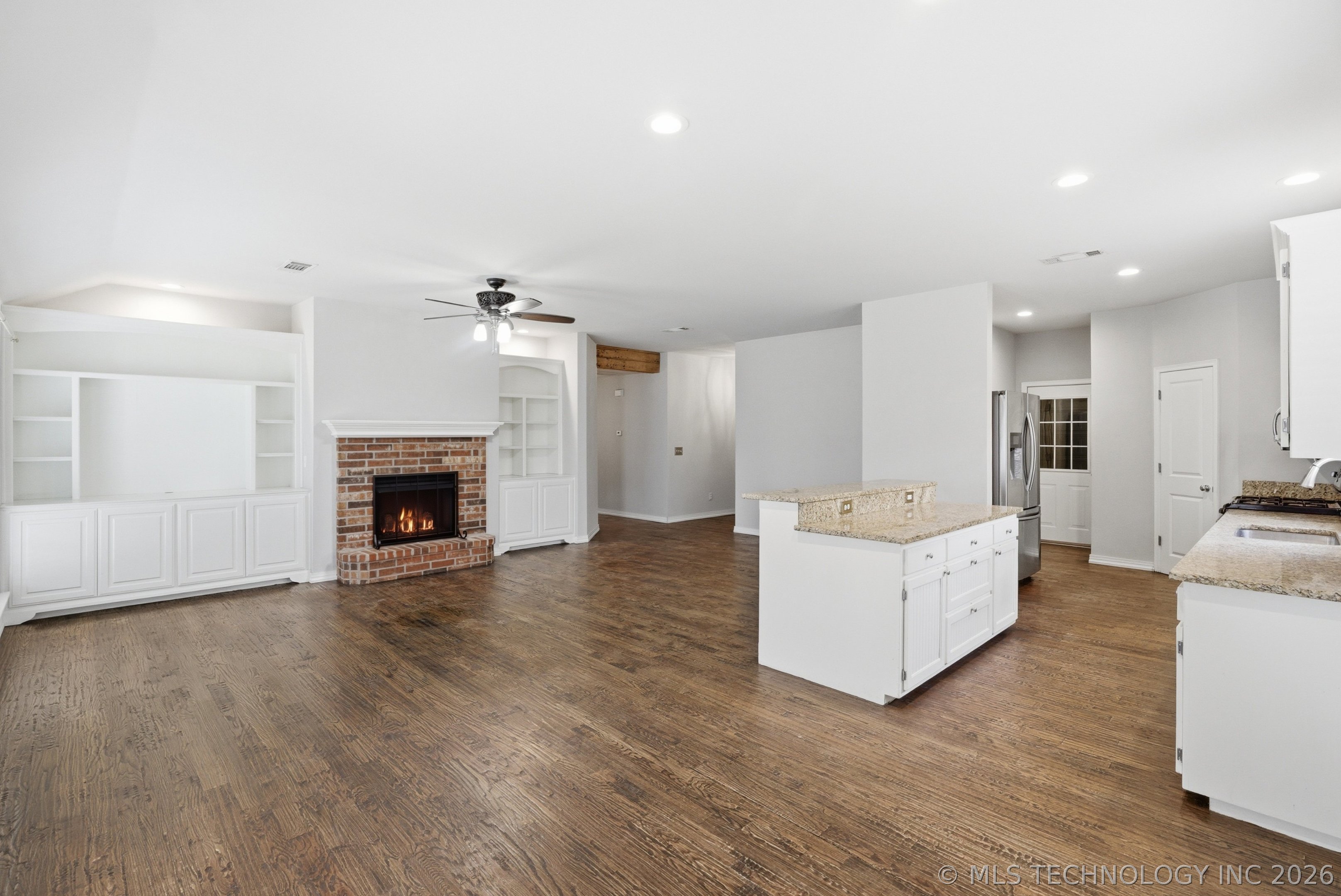 10305 N 115th East Avenue Property Photo 14