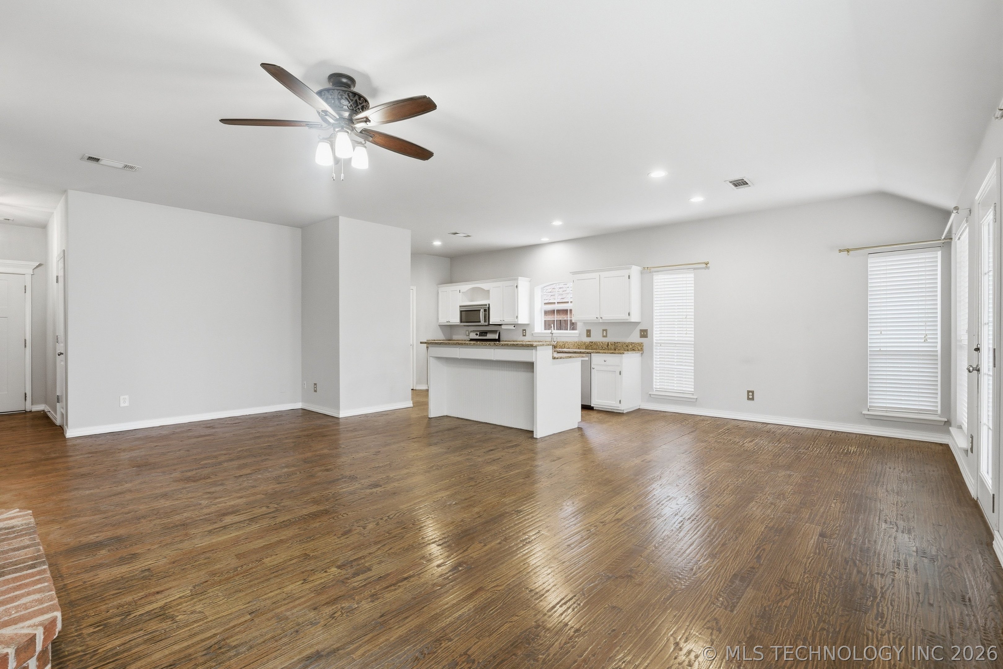 10305 N 115th East Avenue Property Photo 16