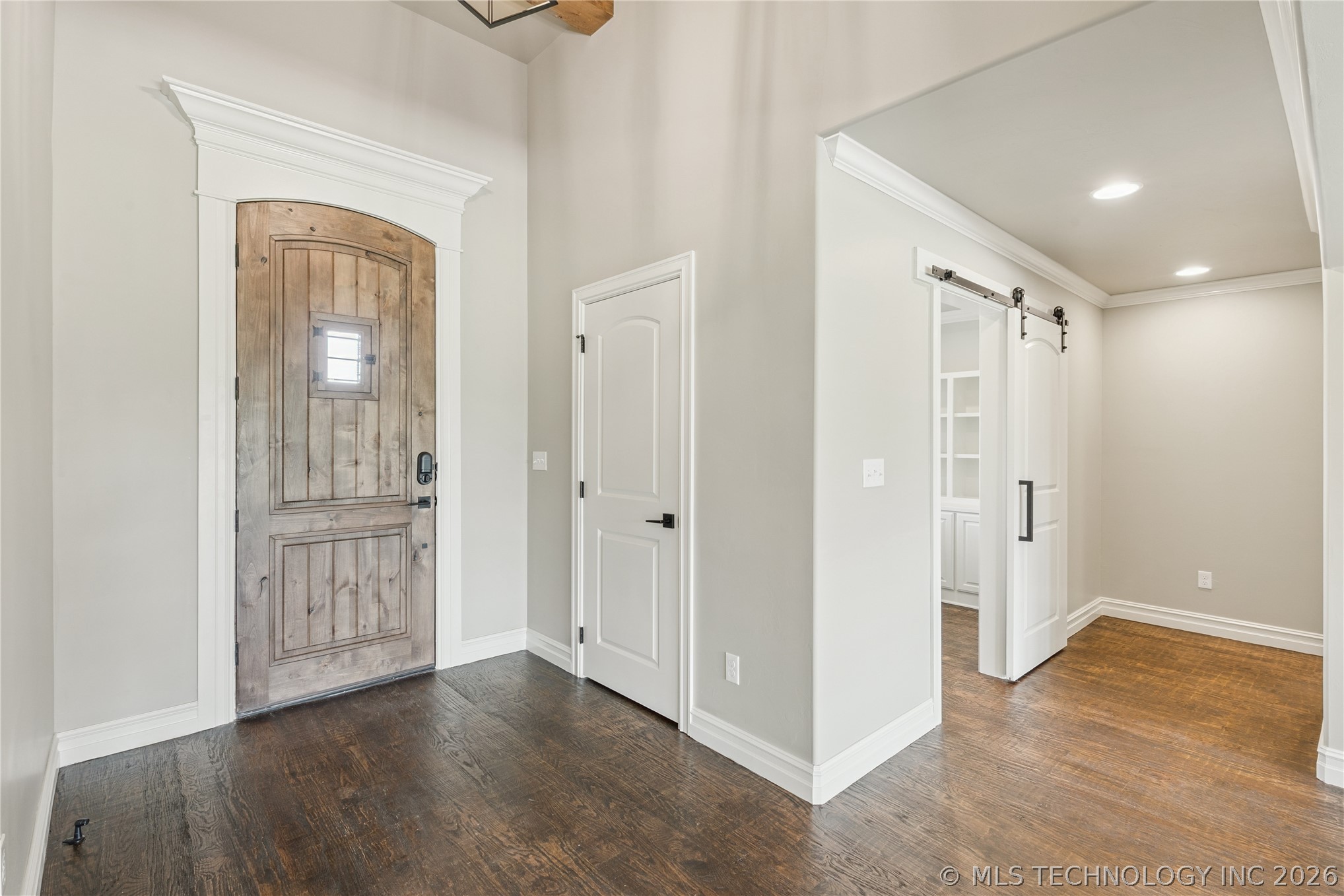 114 W 165th Street S Property Photo 4