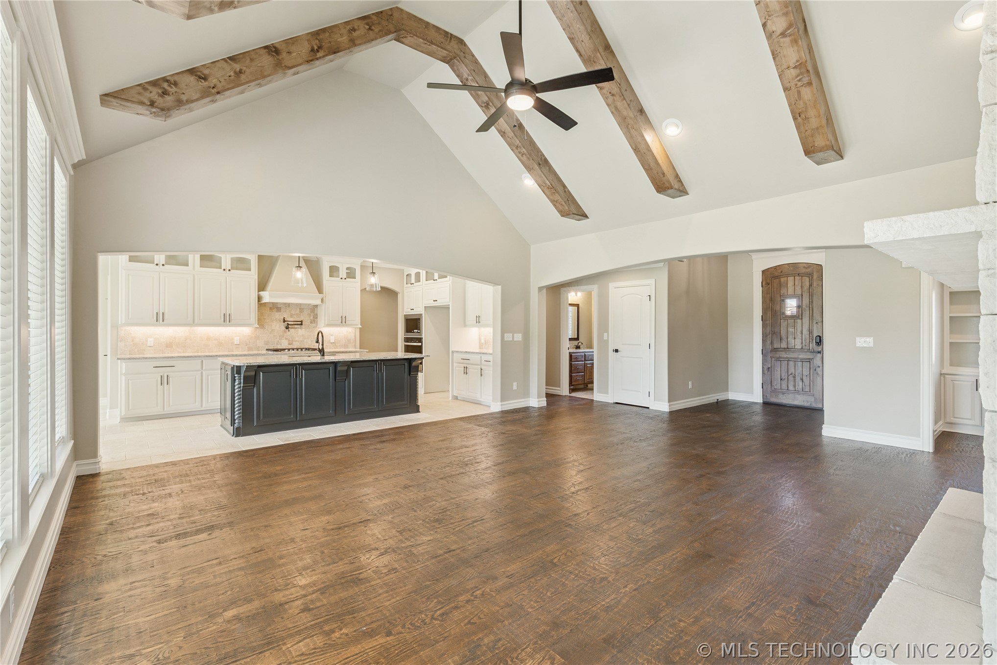 114 W 165th Street S Property Photo 8