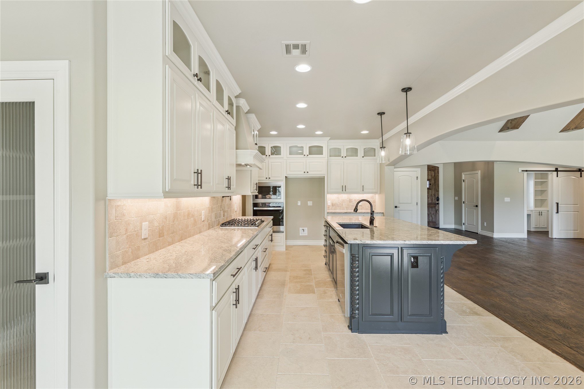 114 W 165th Street S Property Photo 11