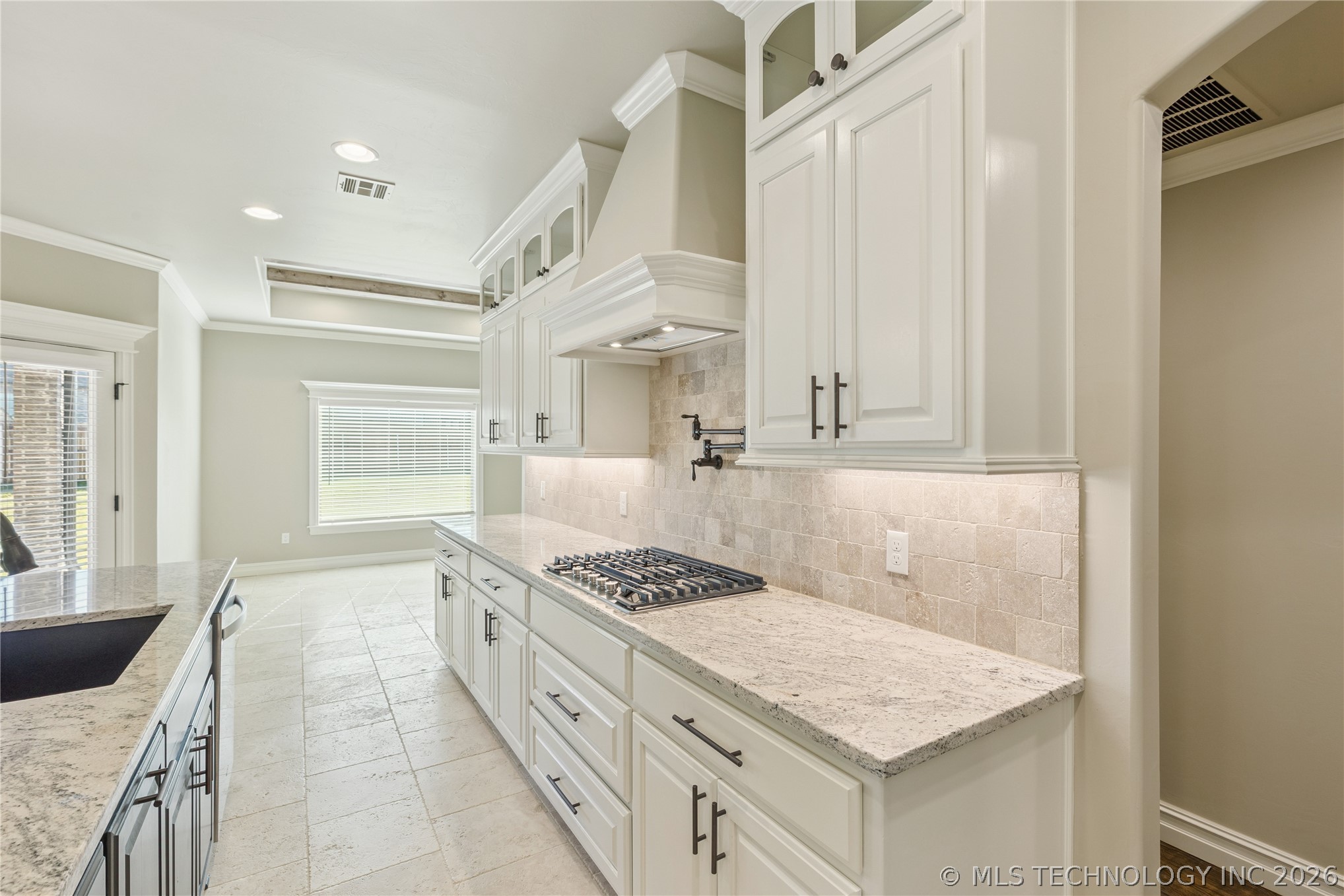 114 W 165th Street S Property Photo 14