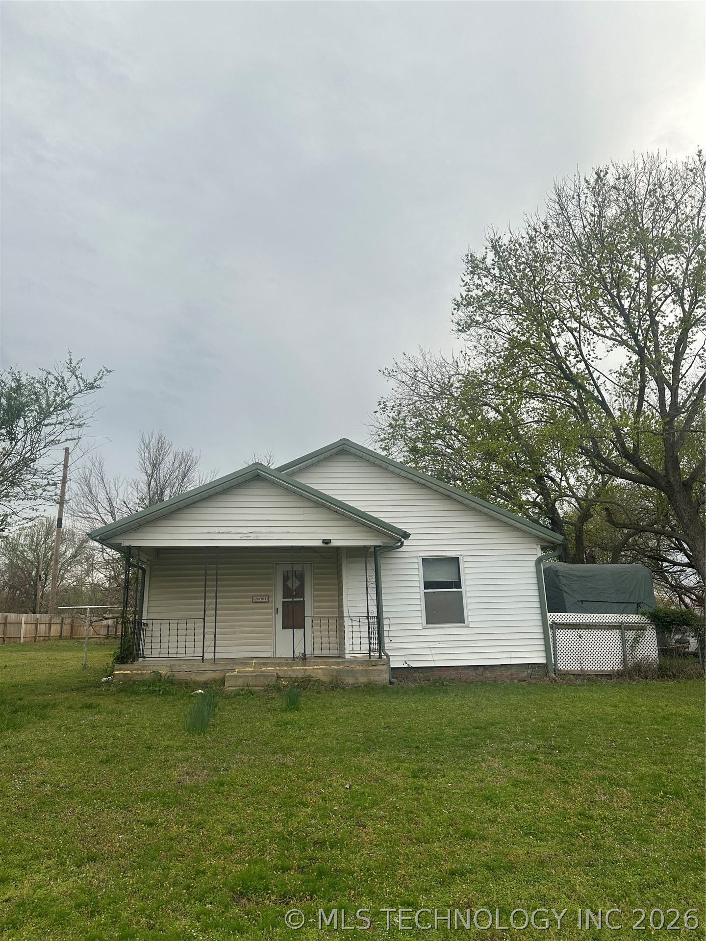 201 W Broadway Property Photo 2
