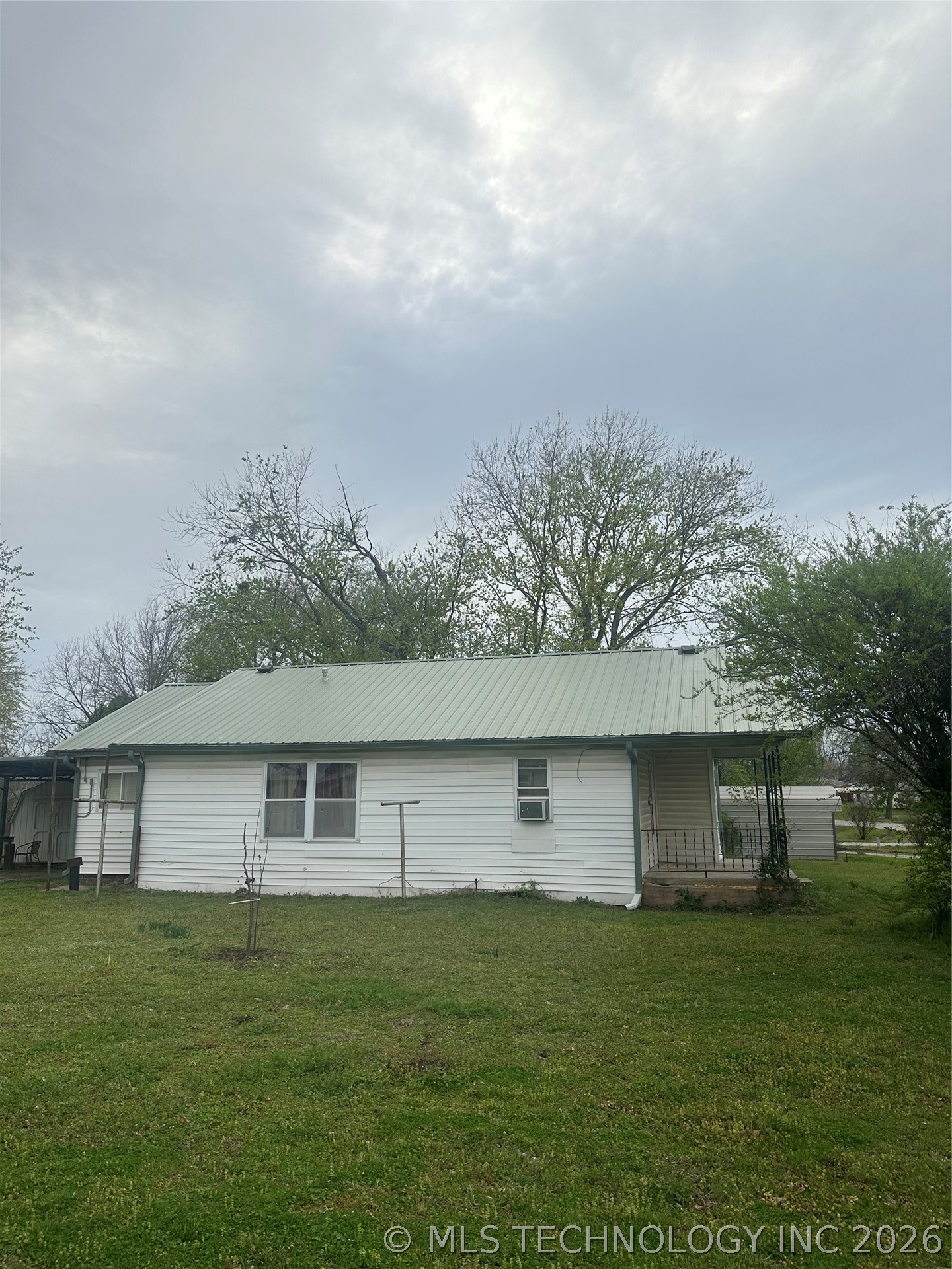 201 W Broadway Property Photo 3