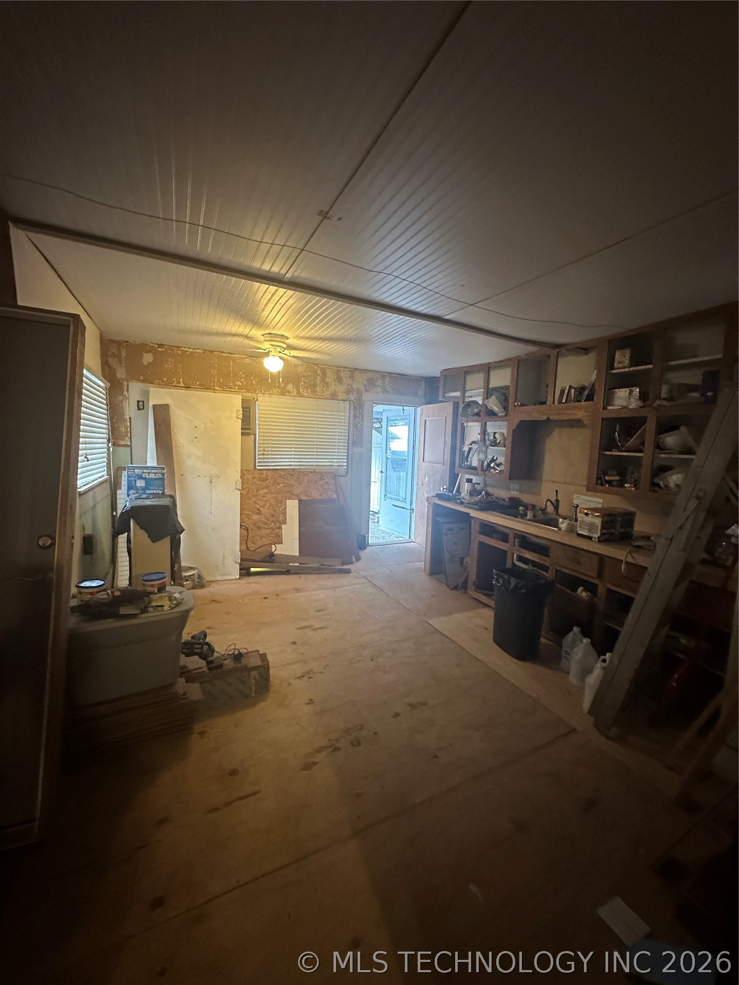 201 W Broadway Property Photo 8
