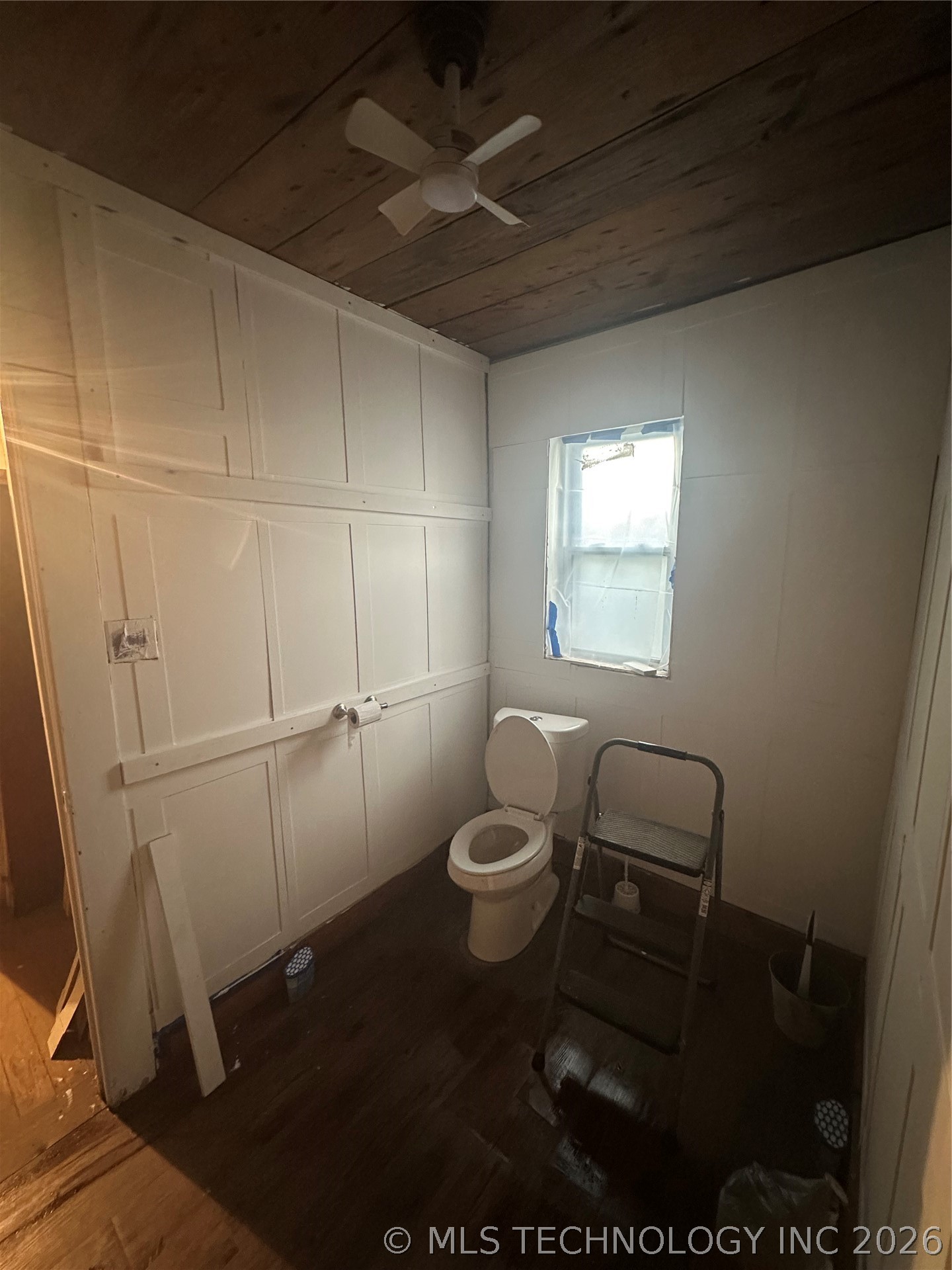 201 W Broadway Property Photo 14