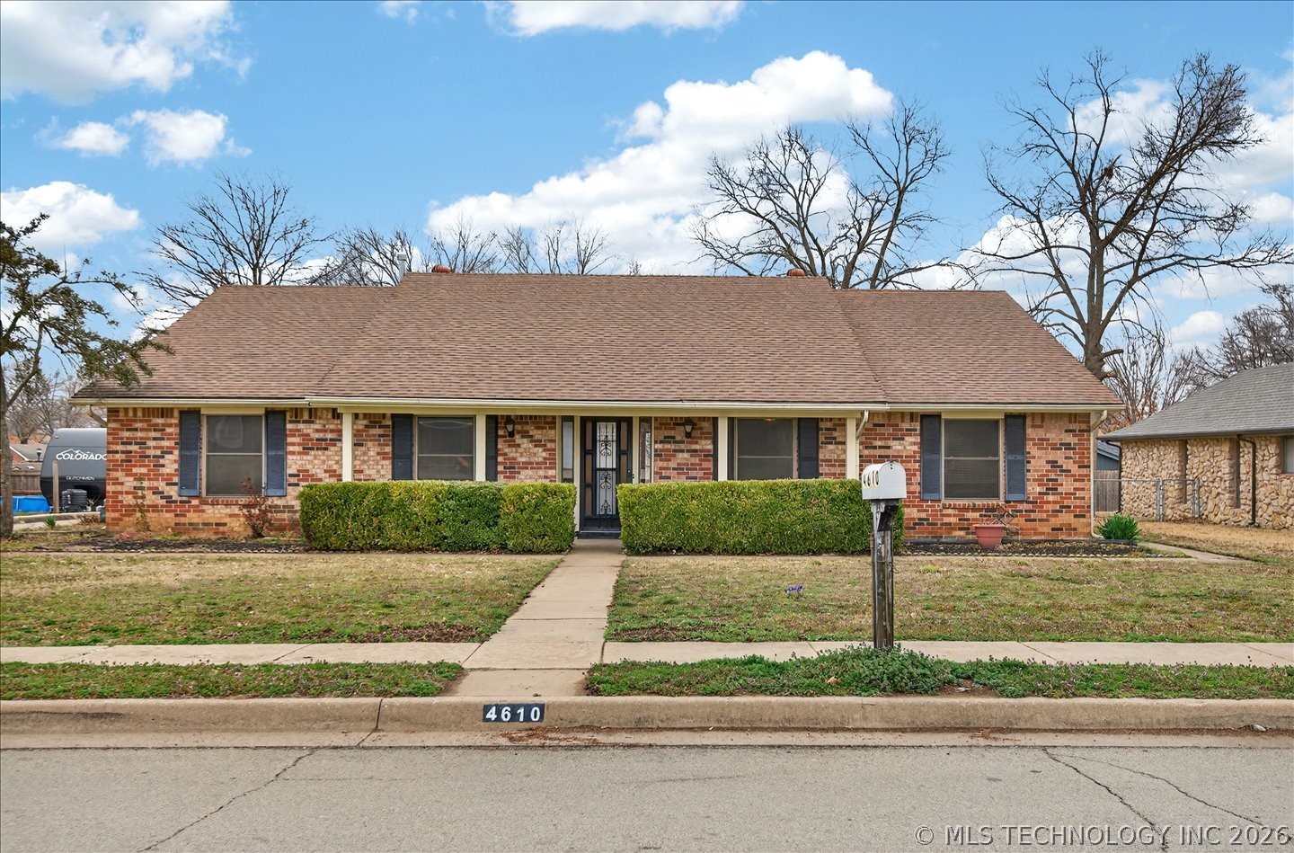 4610 ROLLING MEADOWS Road Property Photo 1
