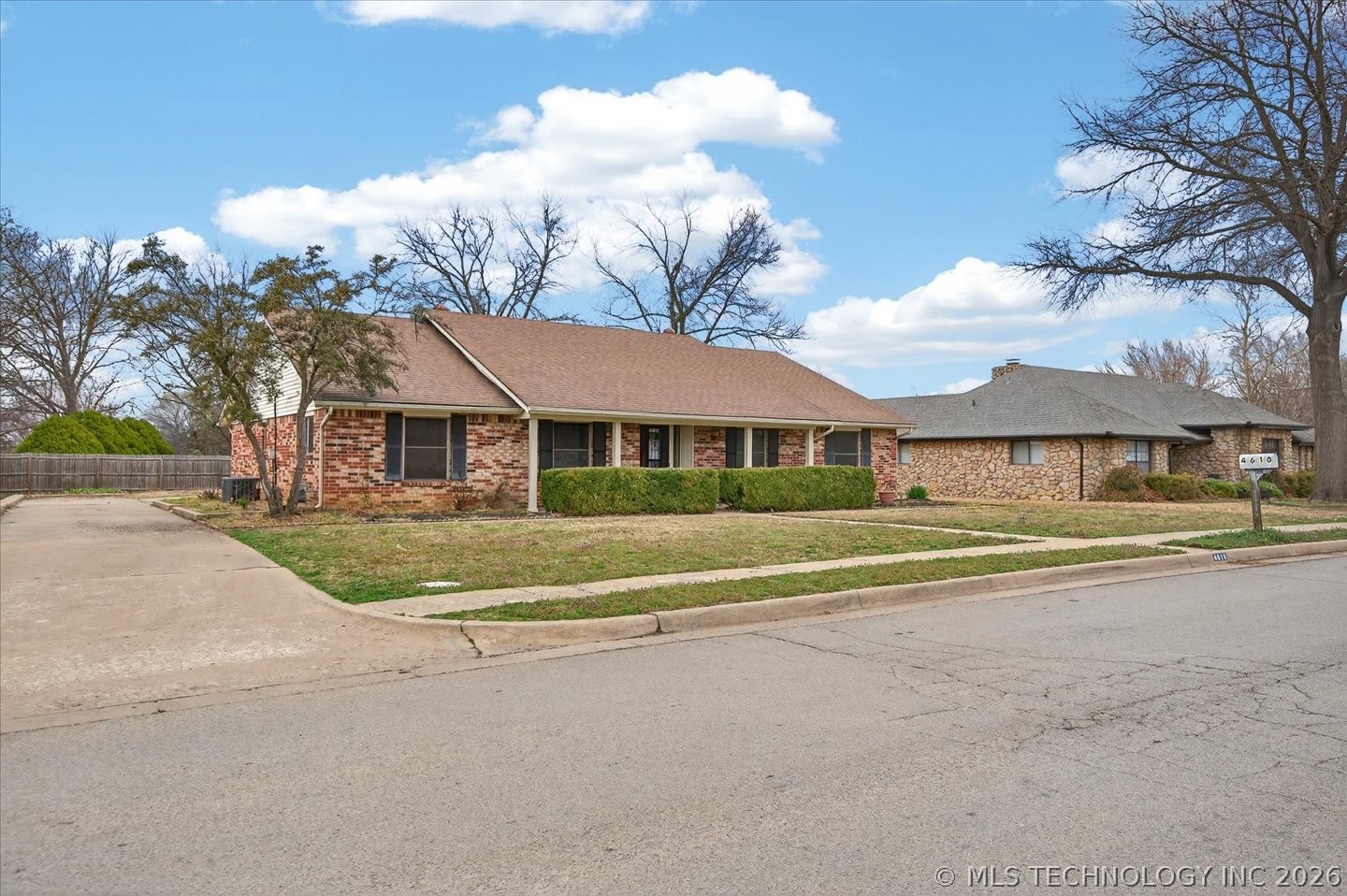 4610 Rolling Meadows Road Property Photo 2
