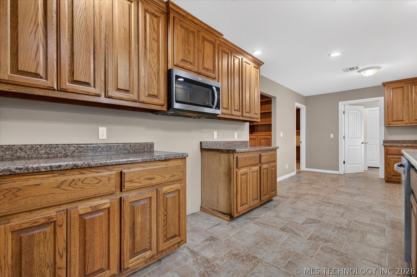 4610 Rolling Meadows Road Property Photo 11