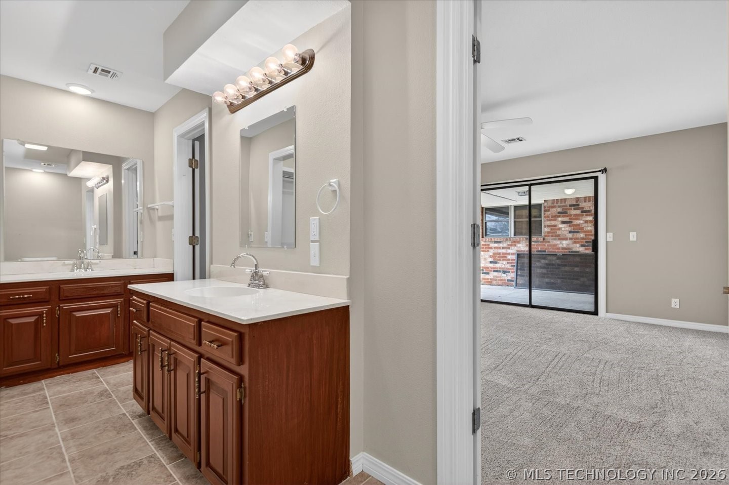 4610 Rolling Meadows Road Property Photo 19