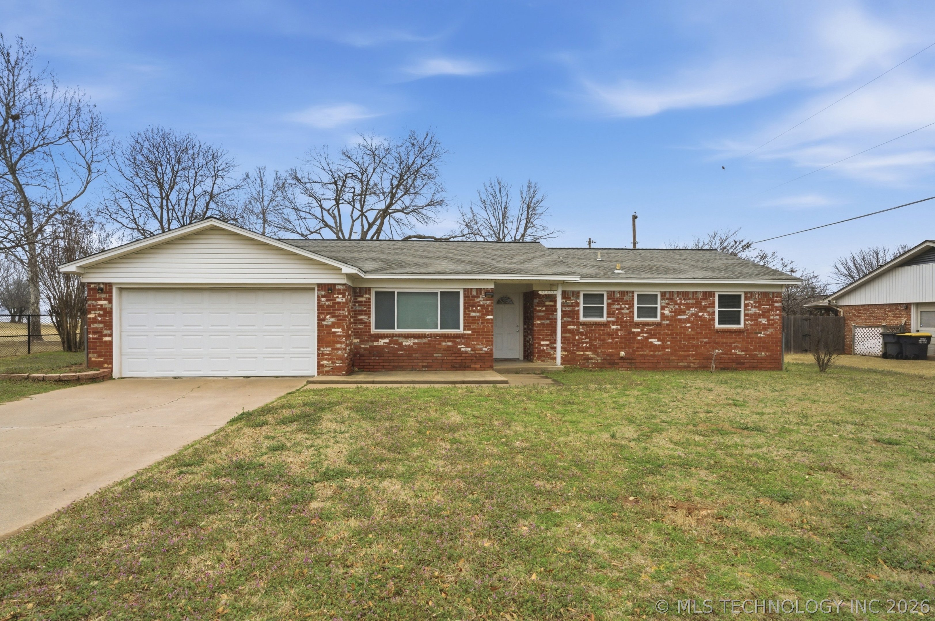 1123 W F Street Property Photo 1