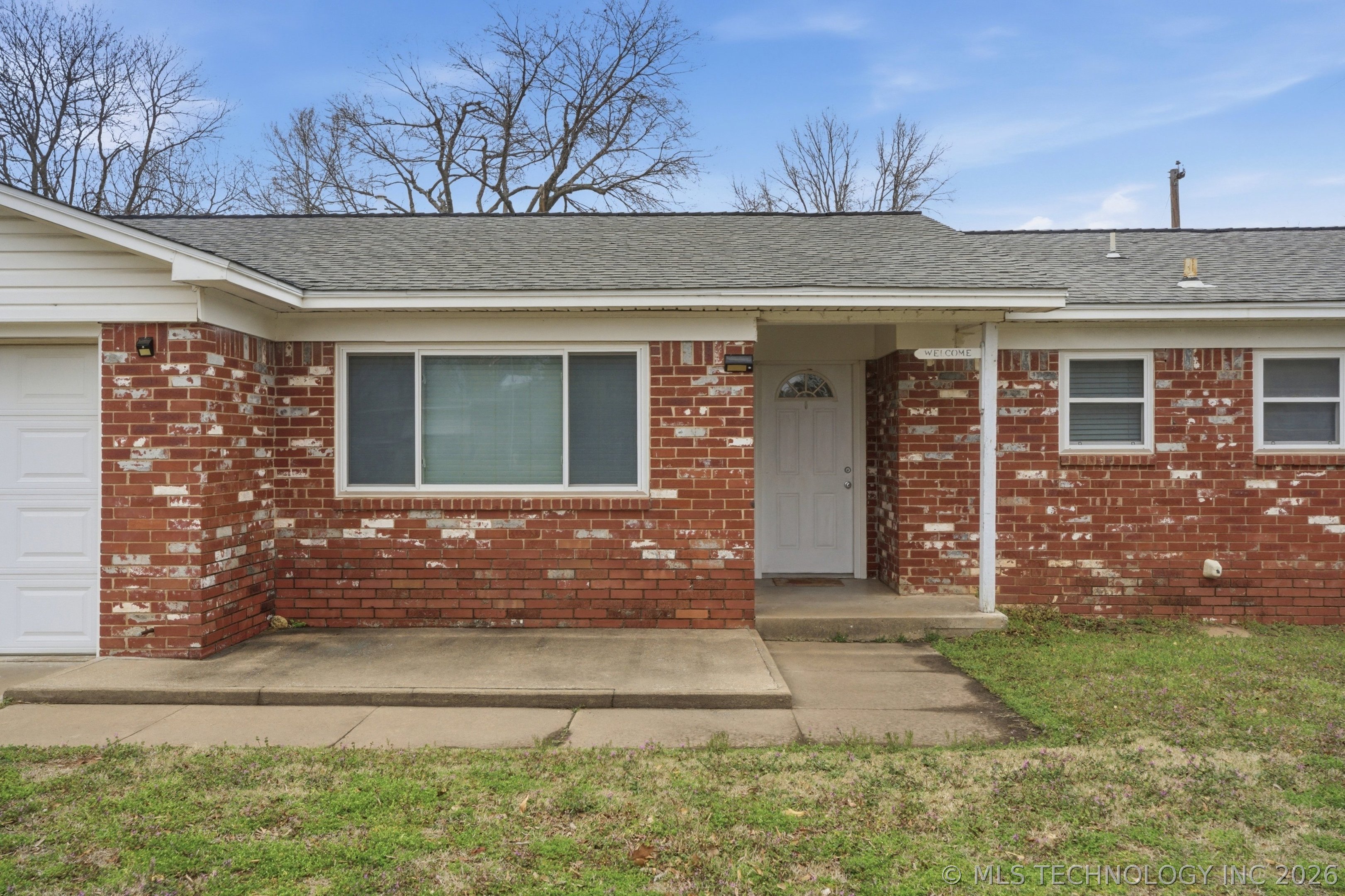 1123 W F Street Property Photo 3