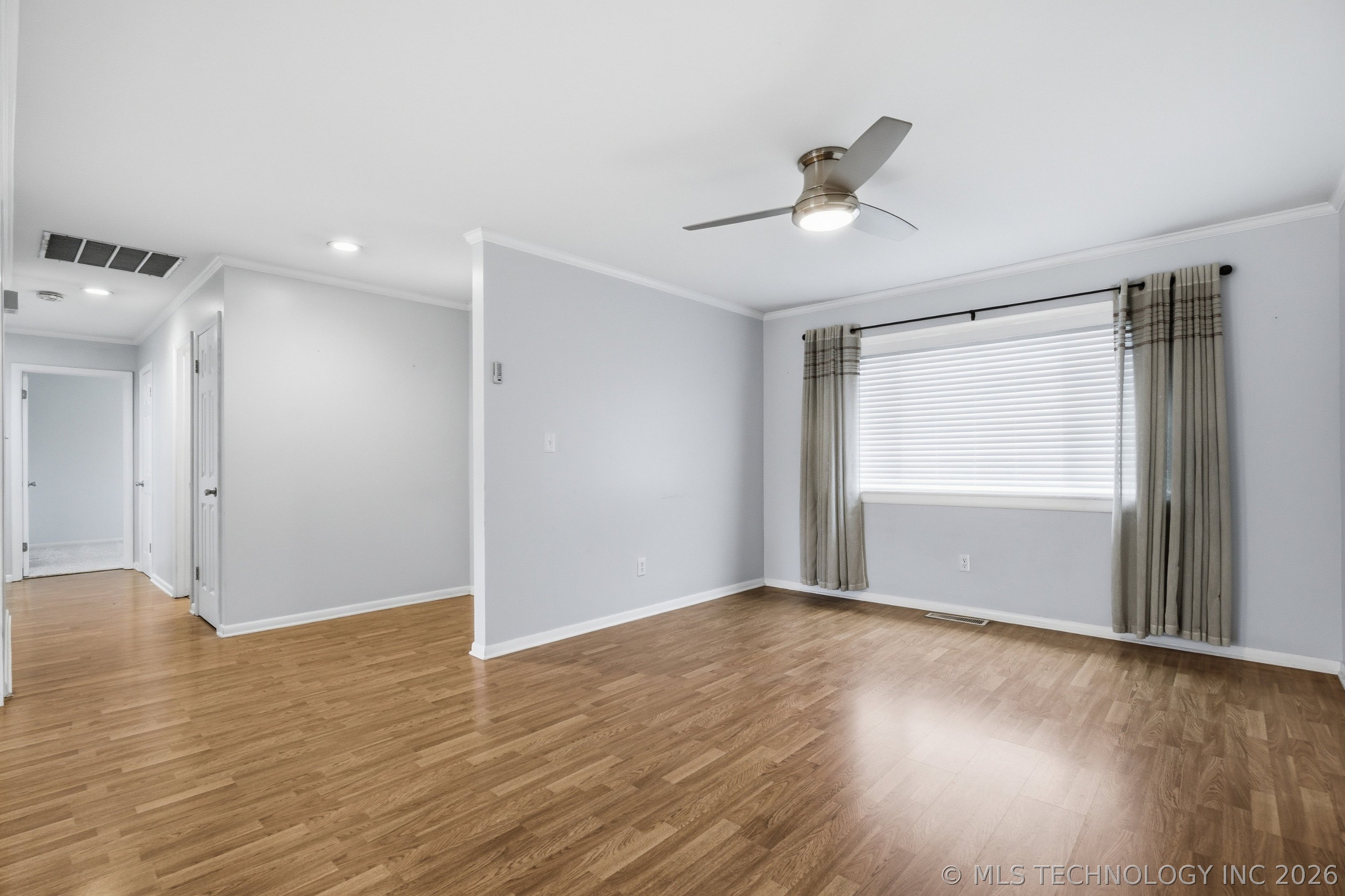 1123 W F Street Property Photo 5