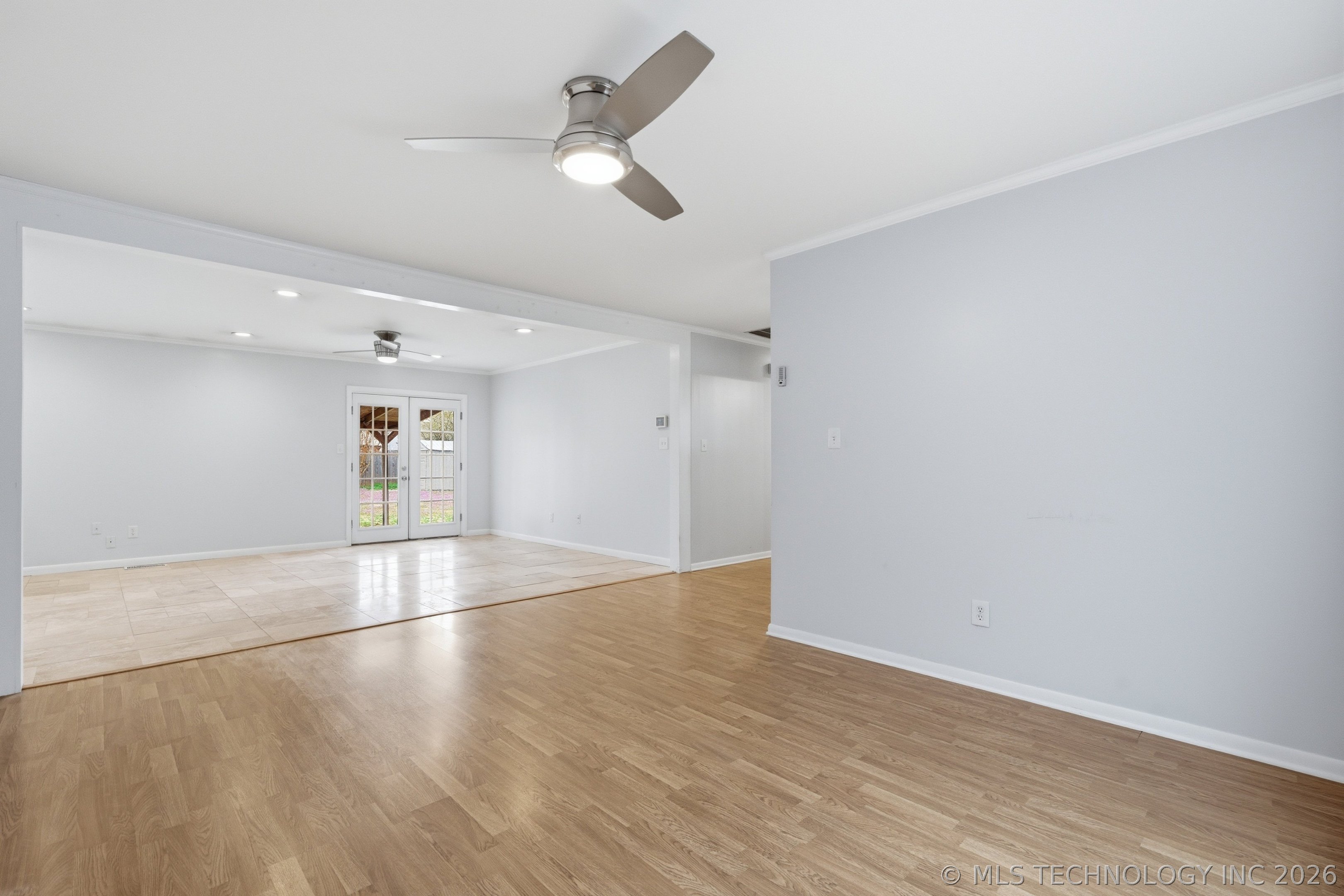 1123 W F Street Property Photo 6
