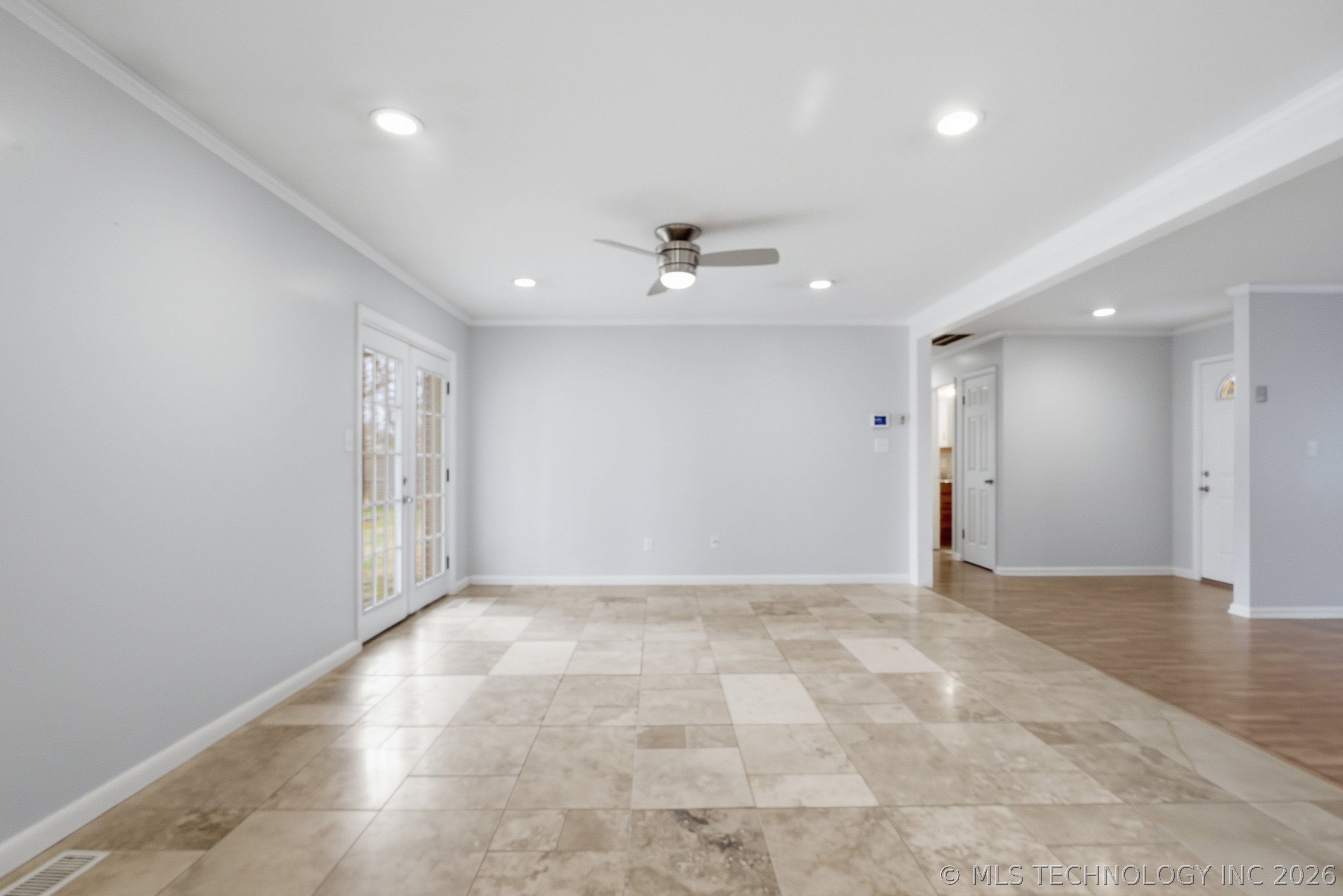 1123 W F Street Property Photo 9