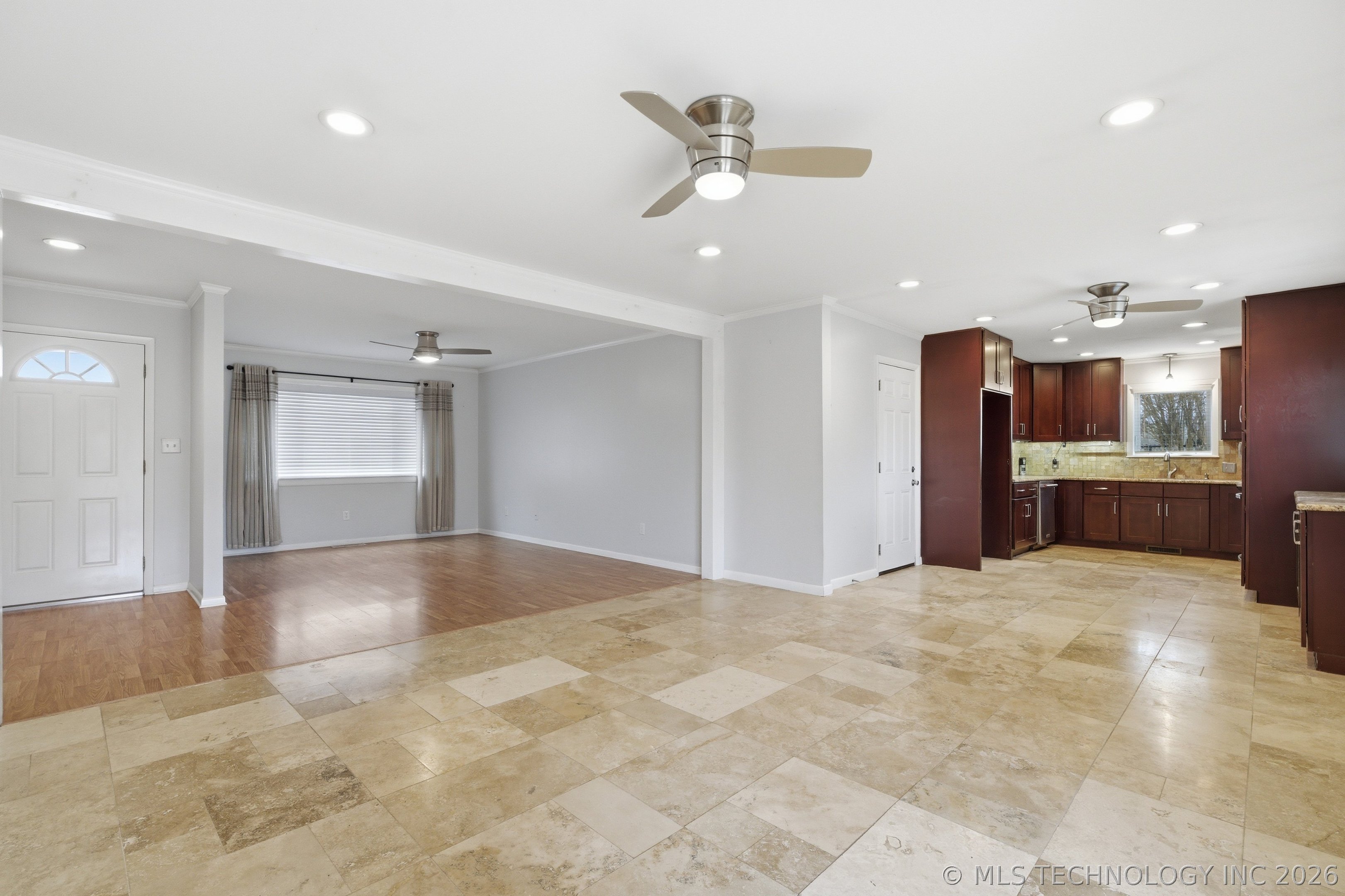 1123 W F Street Property Photo 10