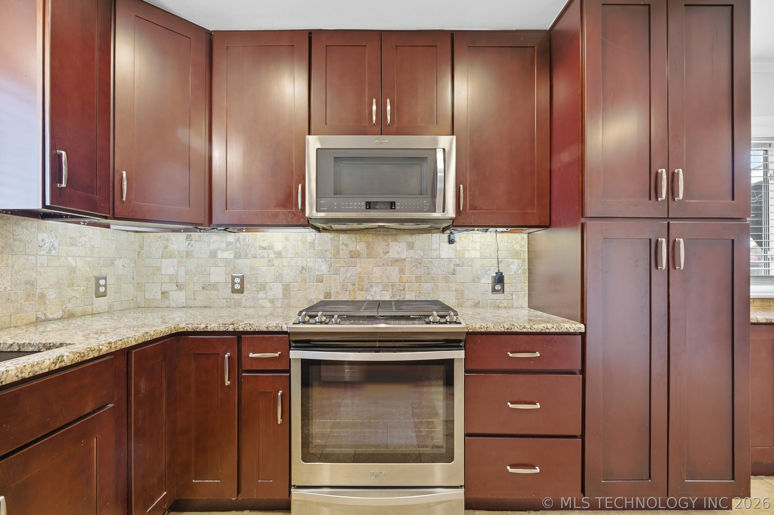1123 W F Street Property Photo 14