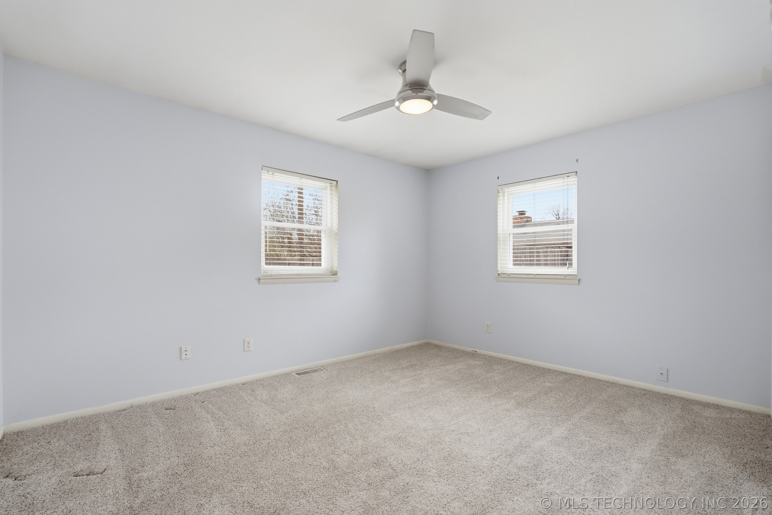 1123 W F Street Property Photo 18