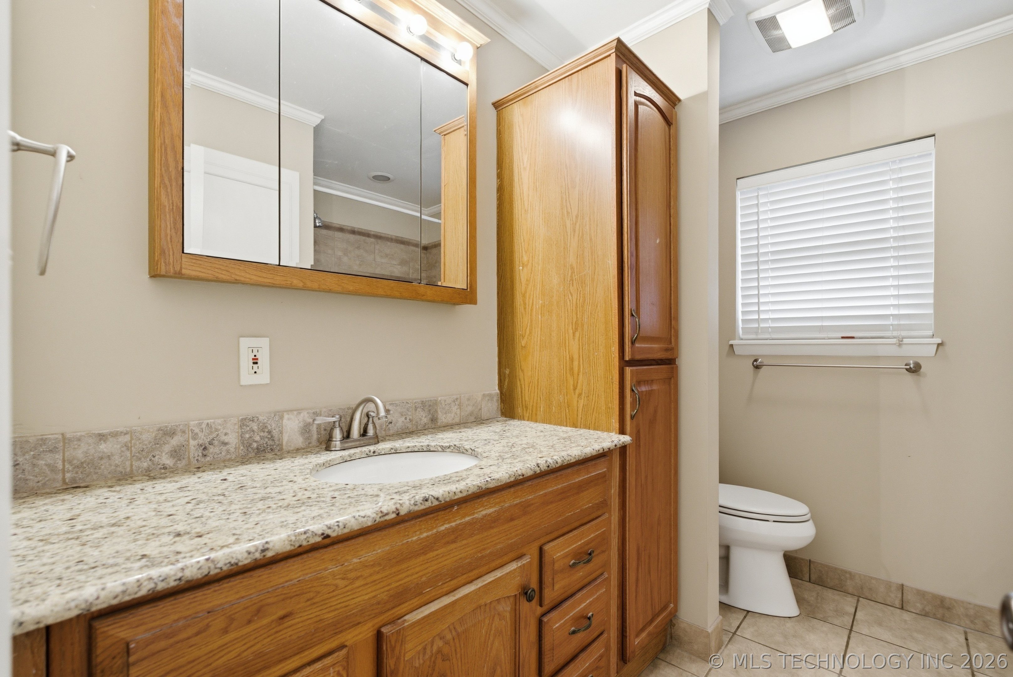 1123 W F Street Property Photo 20