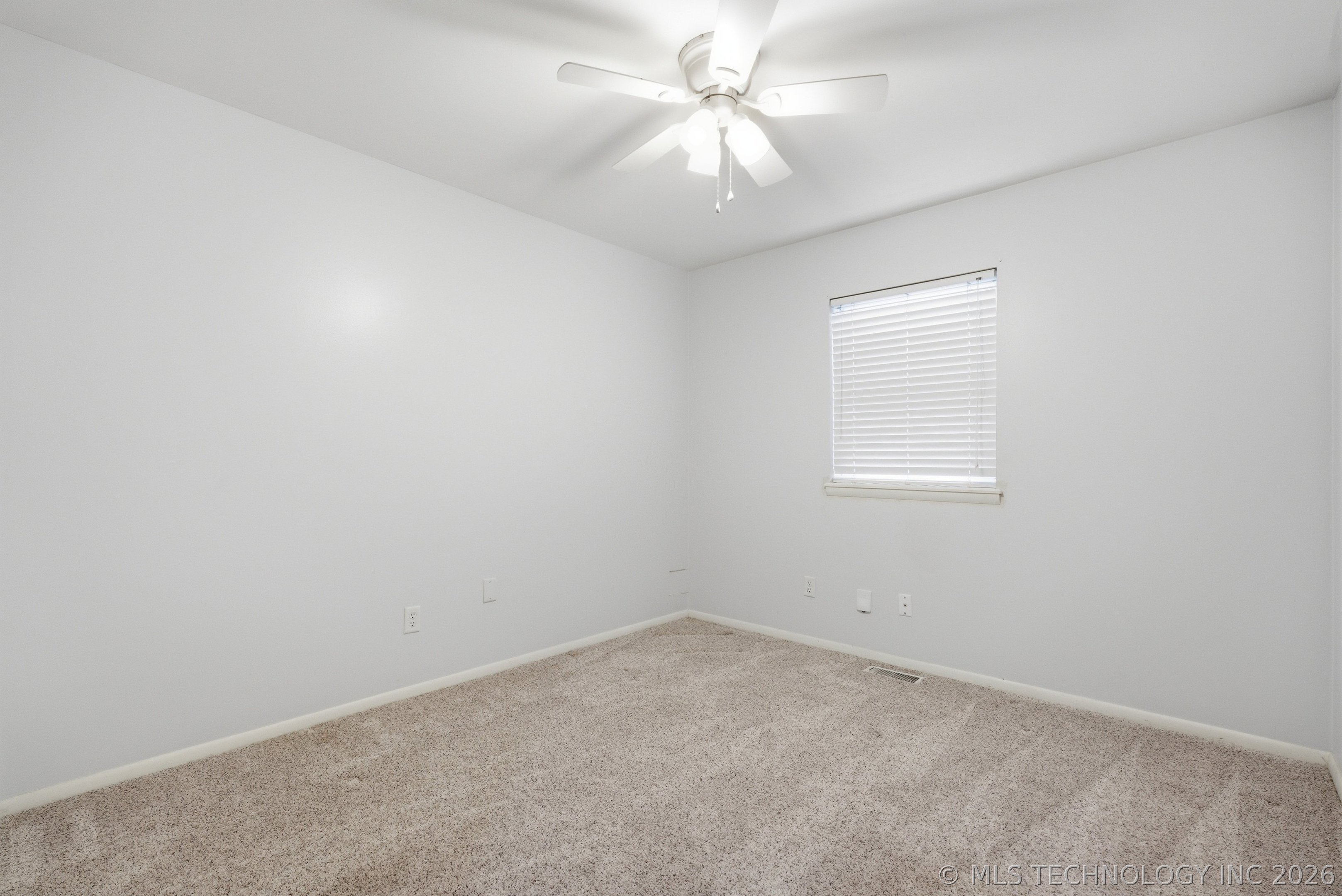 1123 W F Street Property Photo 22