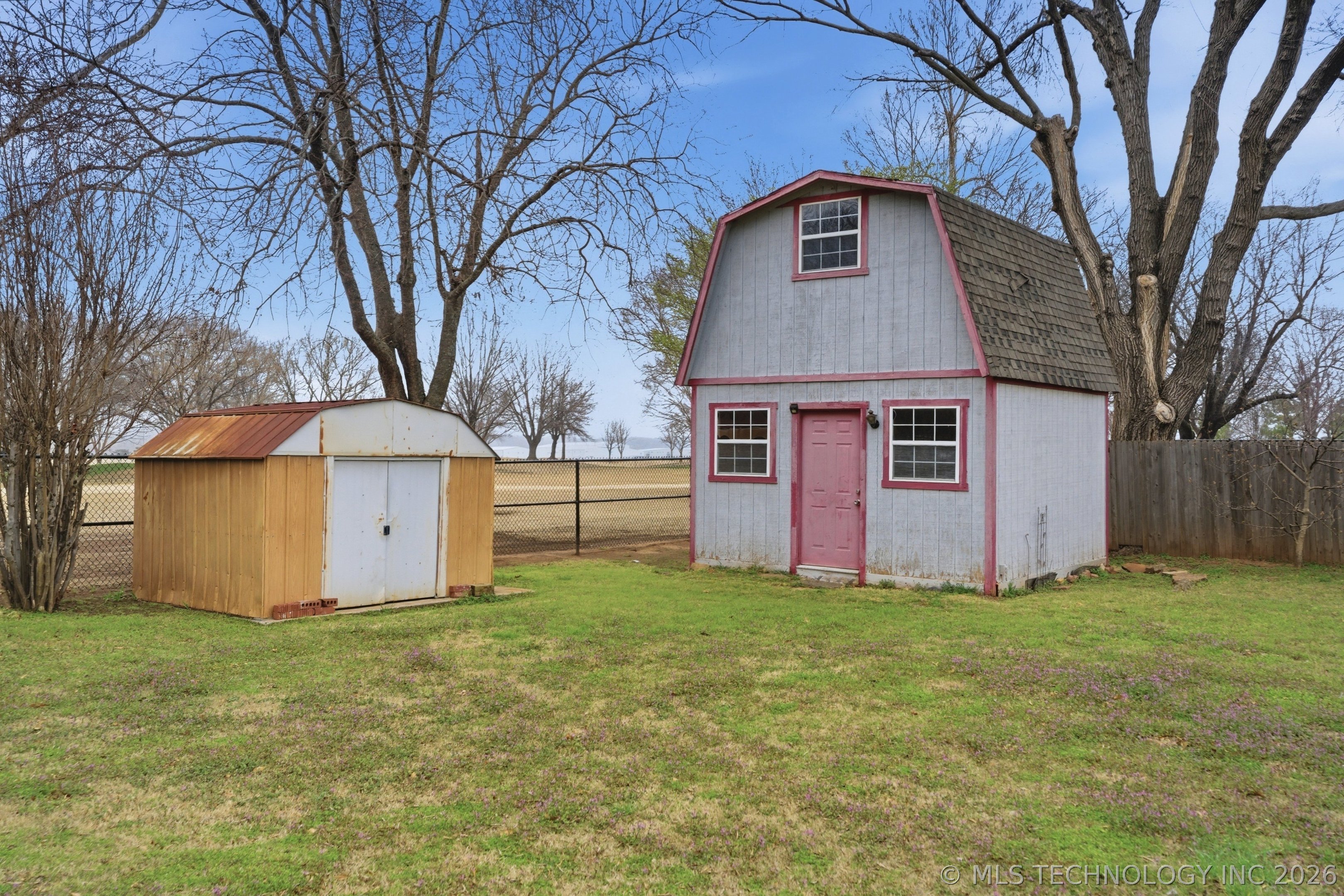1123 W F Street Property Photo 26