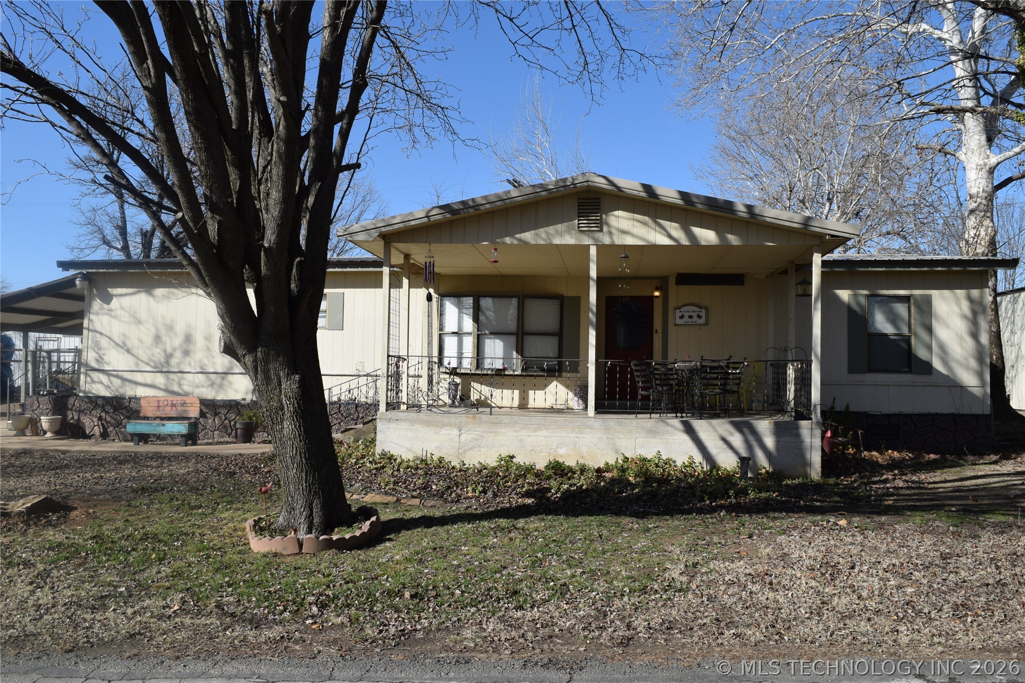 421843 E 1163 Road Property Photo 1