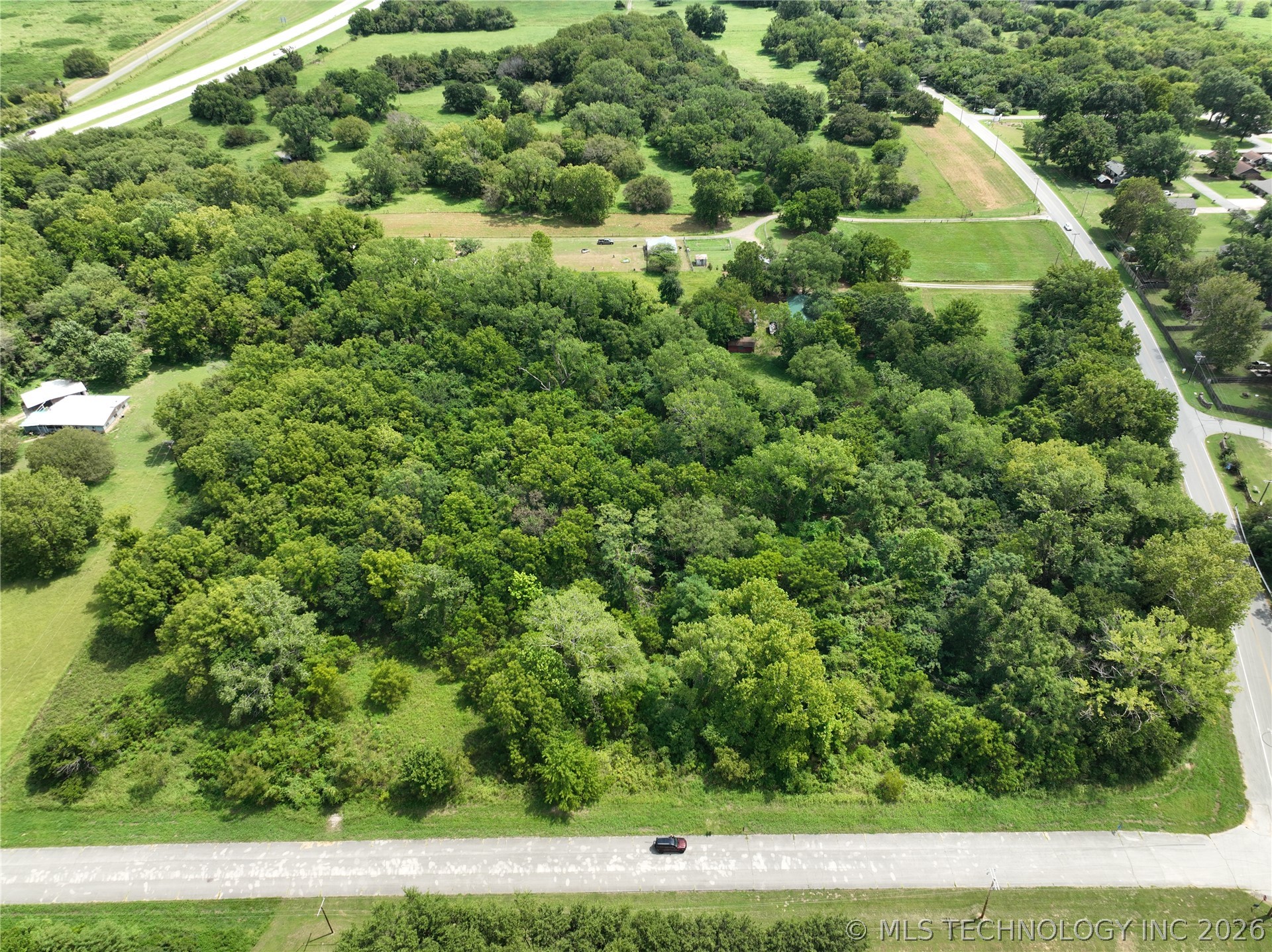 1009 S 220 West Avenue Property Photo 6