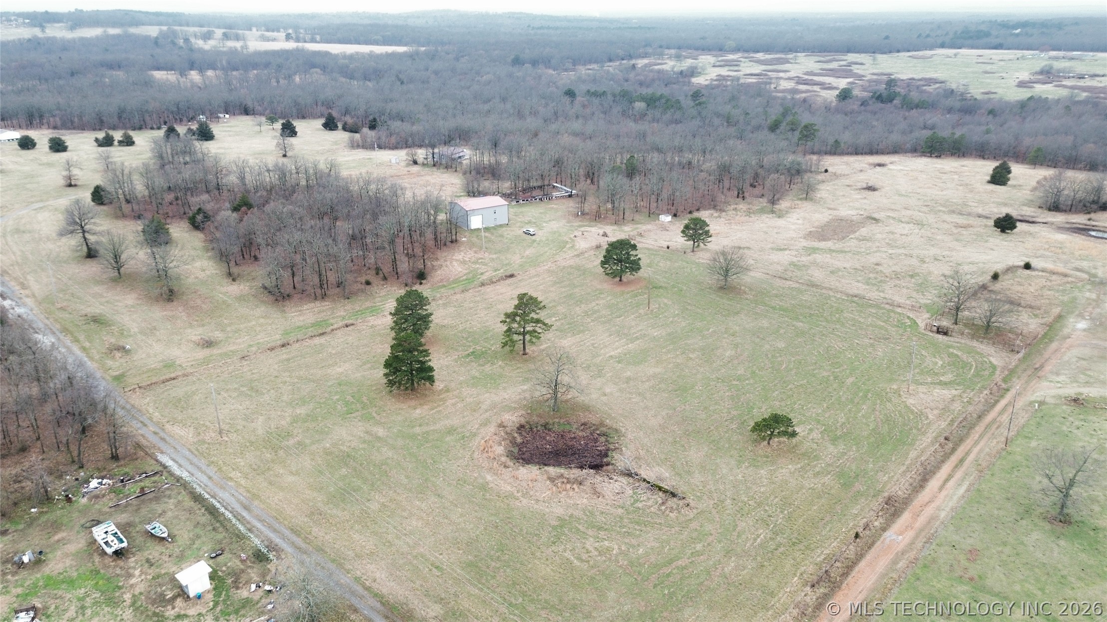 8604 S County Road 4468 Property Photo 4