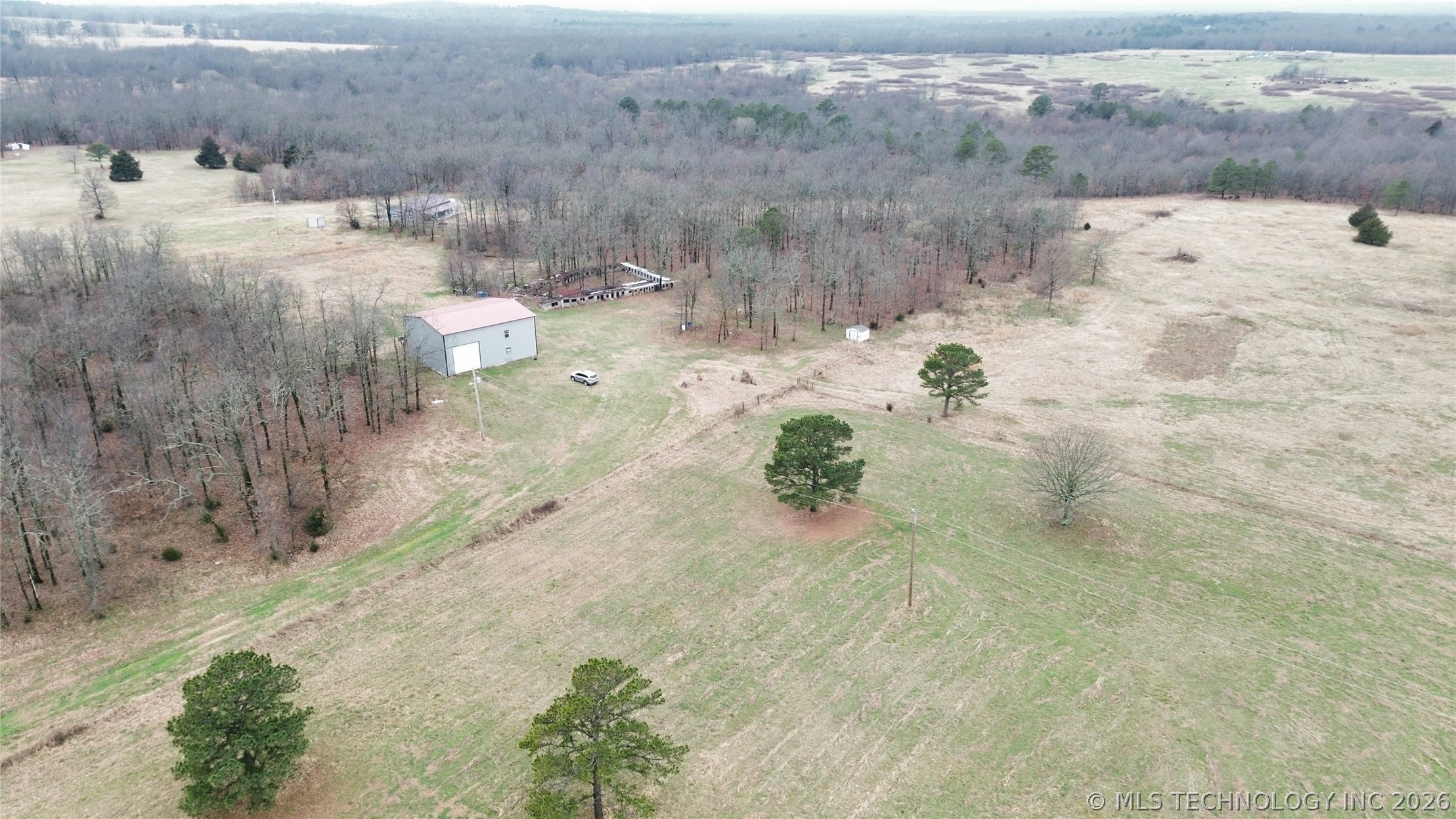 8604 S County Road 4468 Property Photo 5
