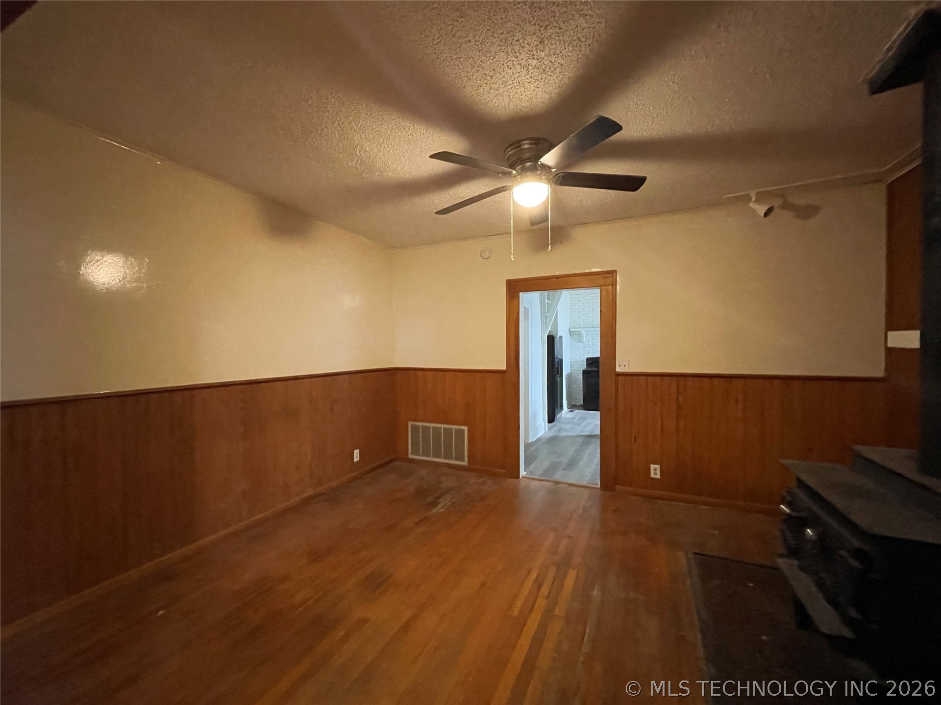 540 S Yorktown Avenue Property Photo 4