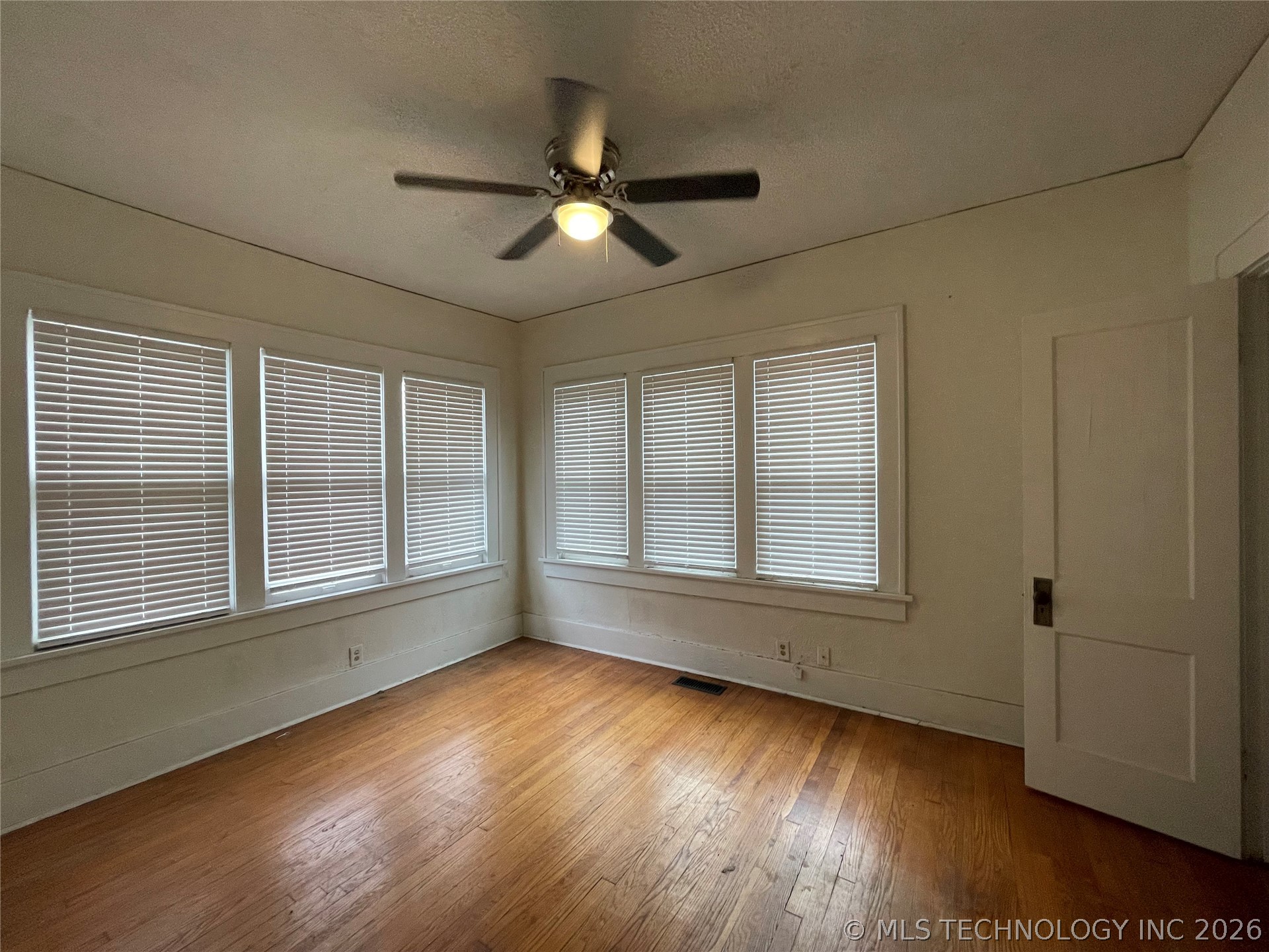 540 S Yorktown Avenue Property Photo 6