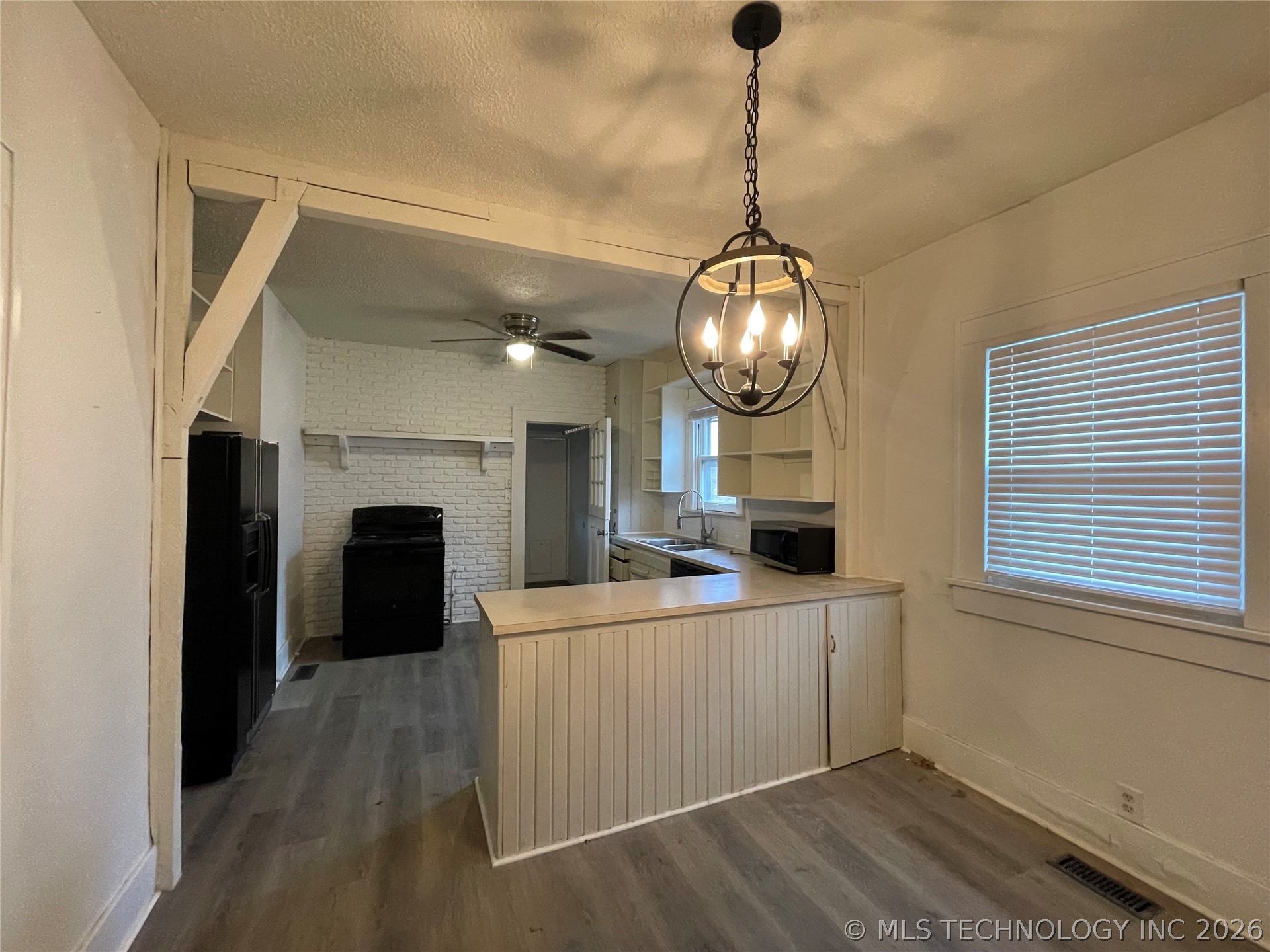 540 S Yorktown Avenue Property Photo 12