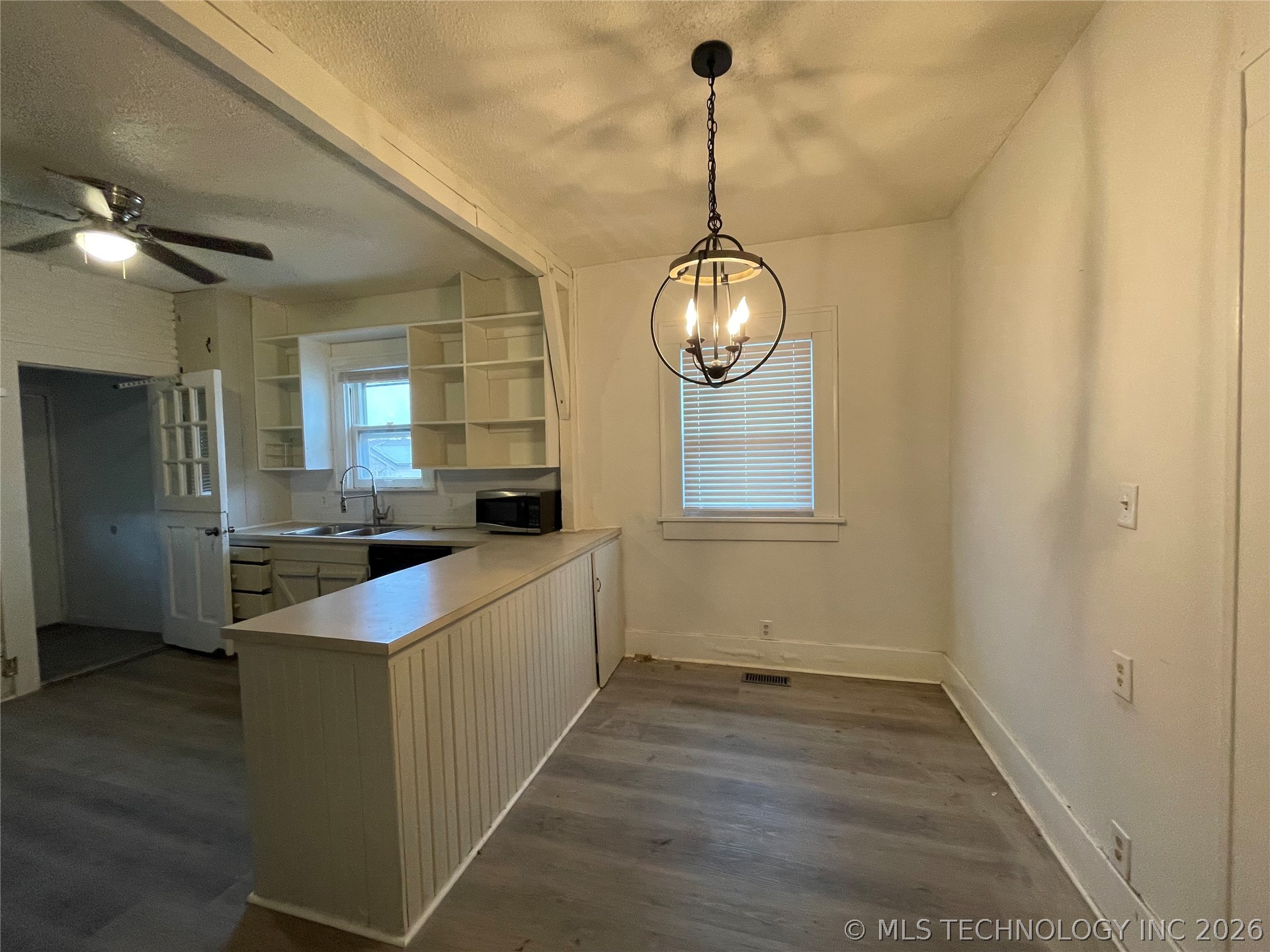 540 S Yorktown Avenue Property Photo 13