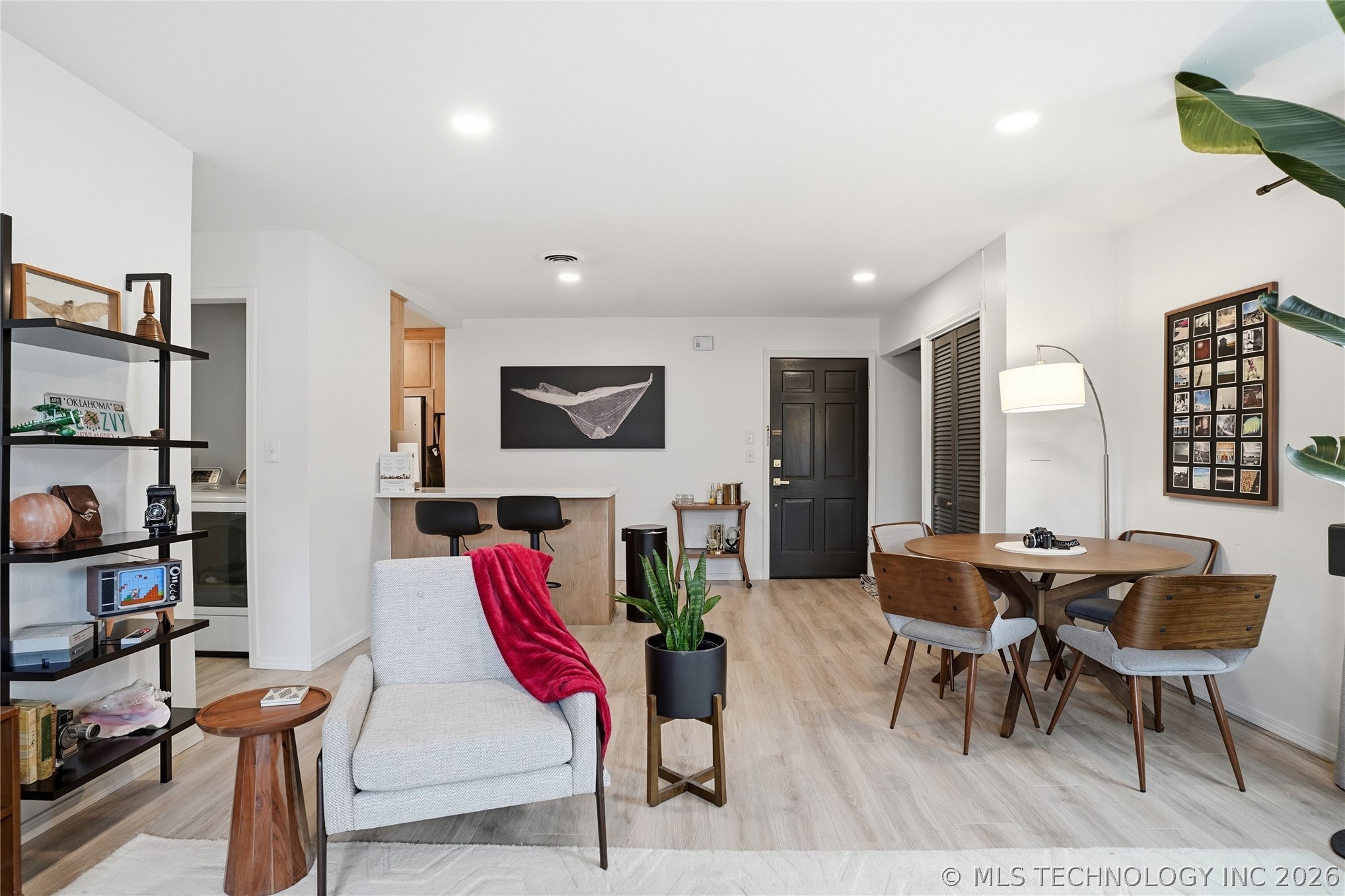 2515 S Florence Avenue 3 Property Photo 8