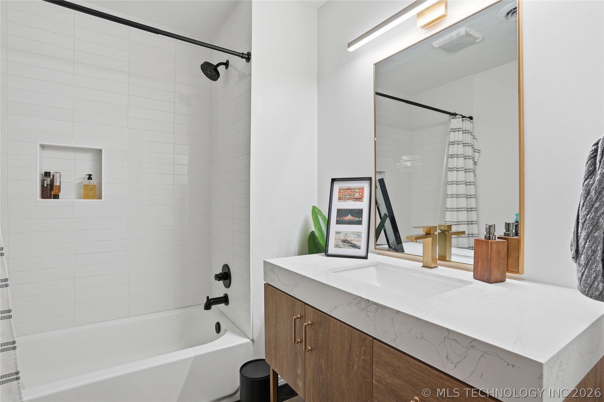 2515 S Florence Avenue 3 Property Photo 22
