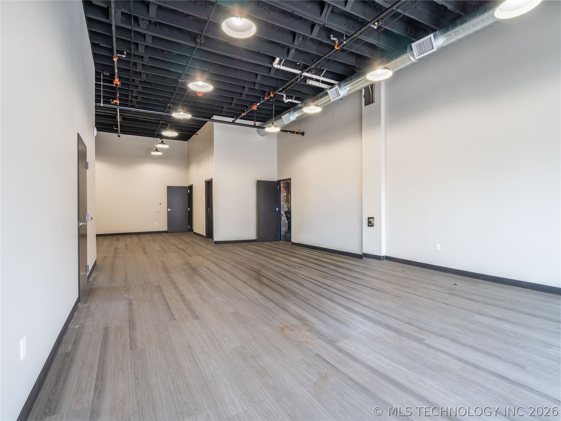 205 W 5th Street Property Photo 20