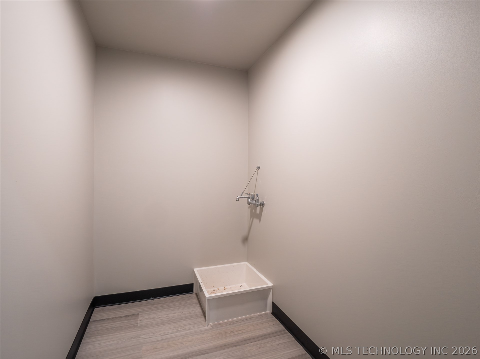 205 W 5th Street Property Photo 26