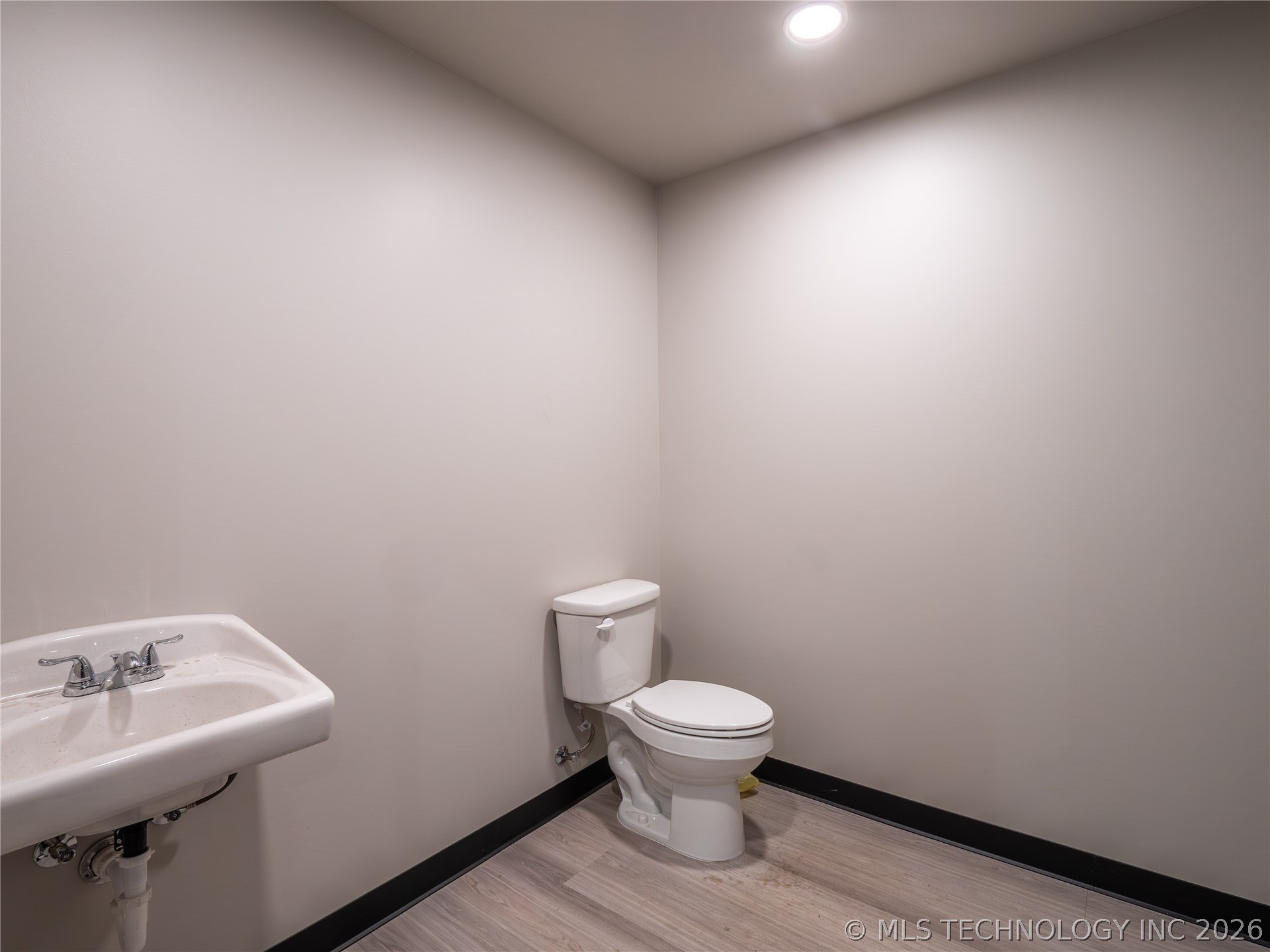 205 W 5th Street Property Photo 27