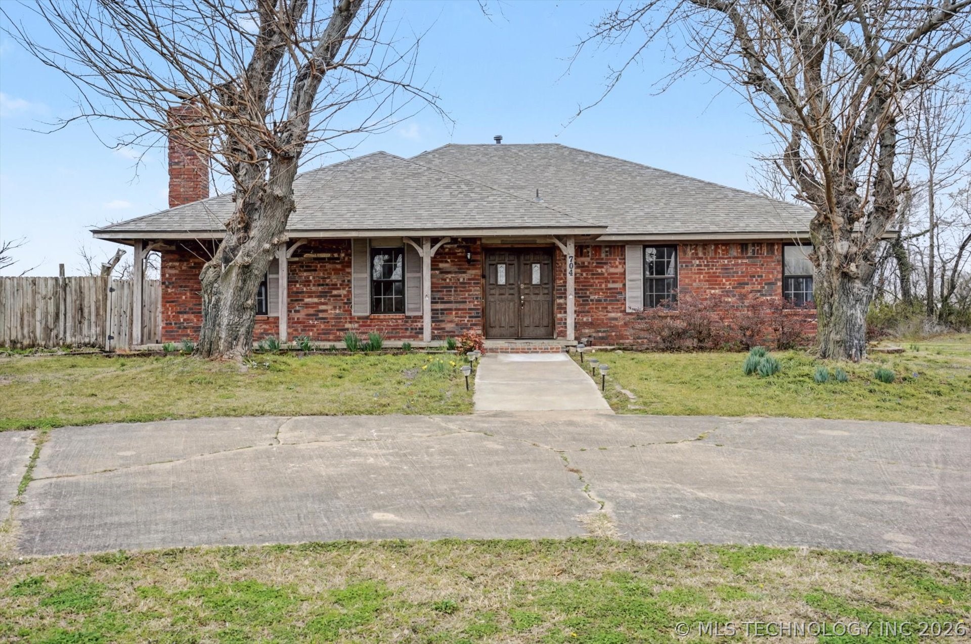 704 N Sioux Avenue Property Photo 1