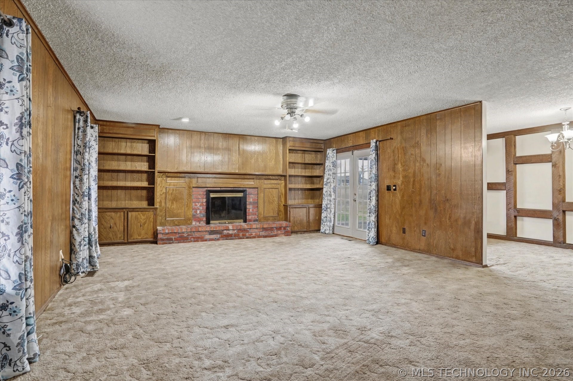 704 N Sioux Avenue Property Photo 4
