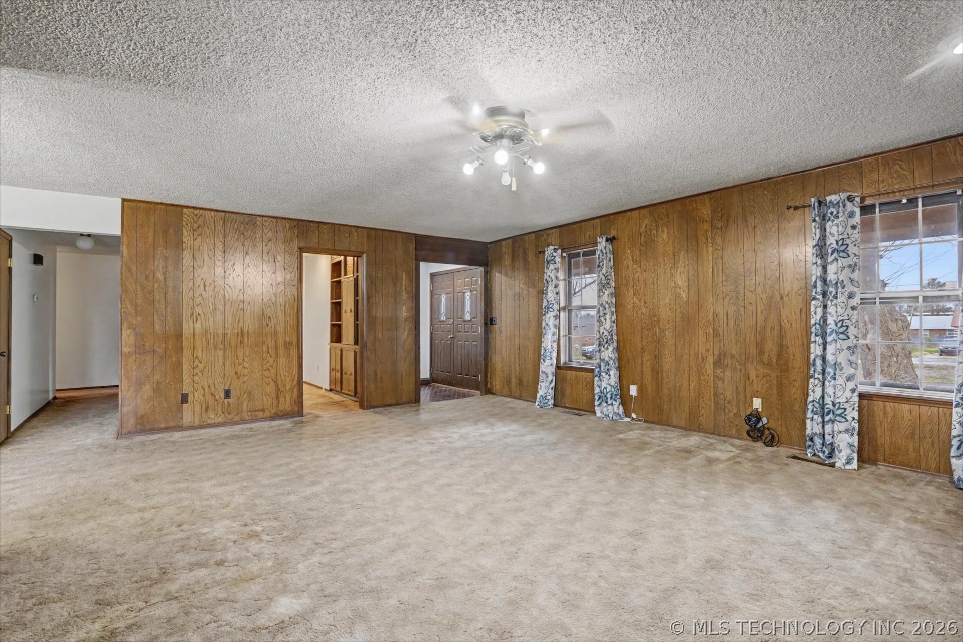 704 N Sioux Avenue Property Photo 6