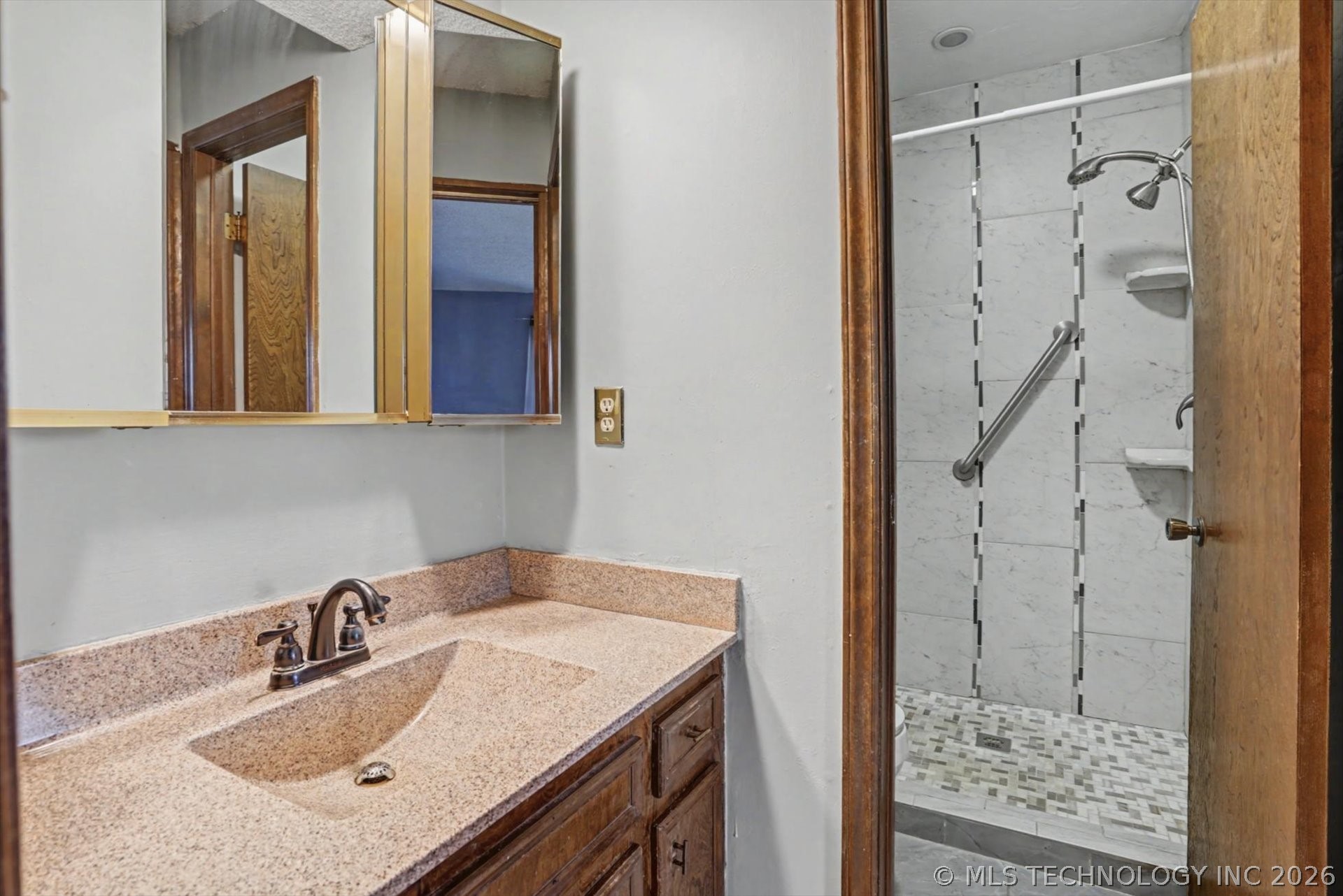 704 N Sioux Avenue Property Photo 15