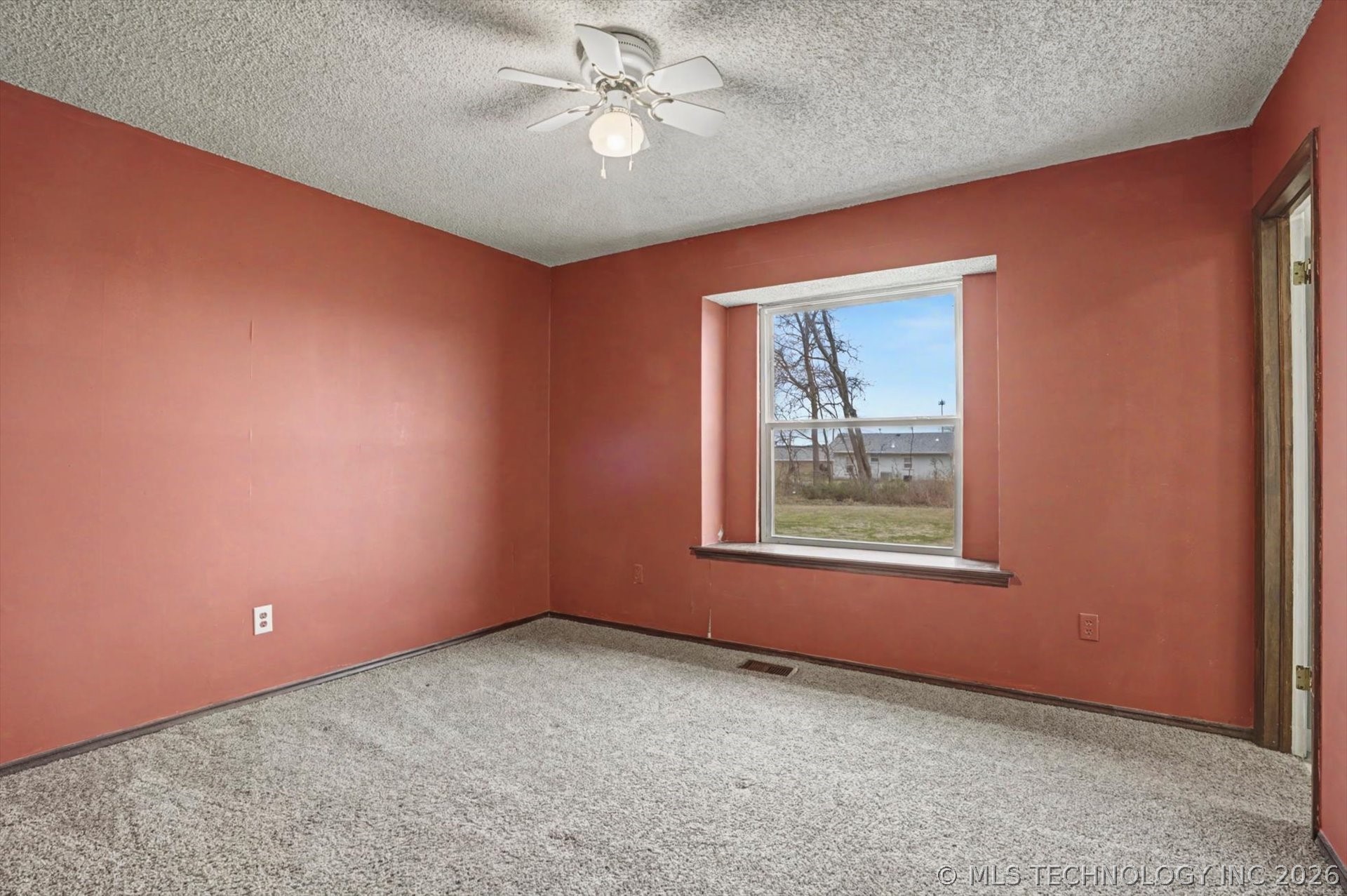 704 N Sioux Avenue Property Photo 17