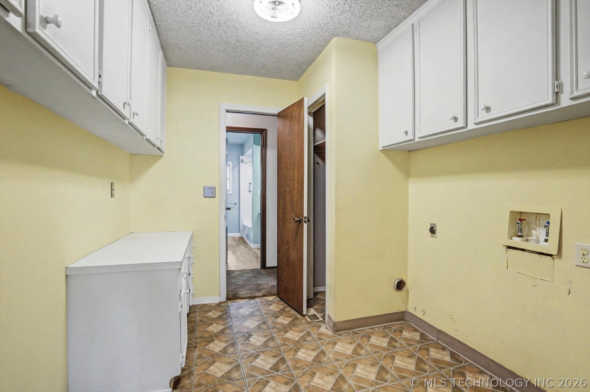704 N Sioux Avenue Property Photo 23