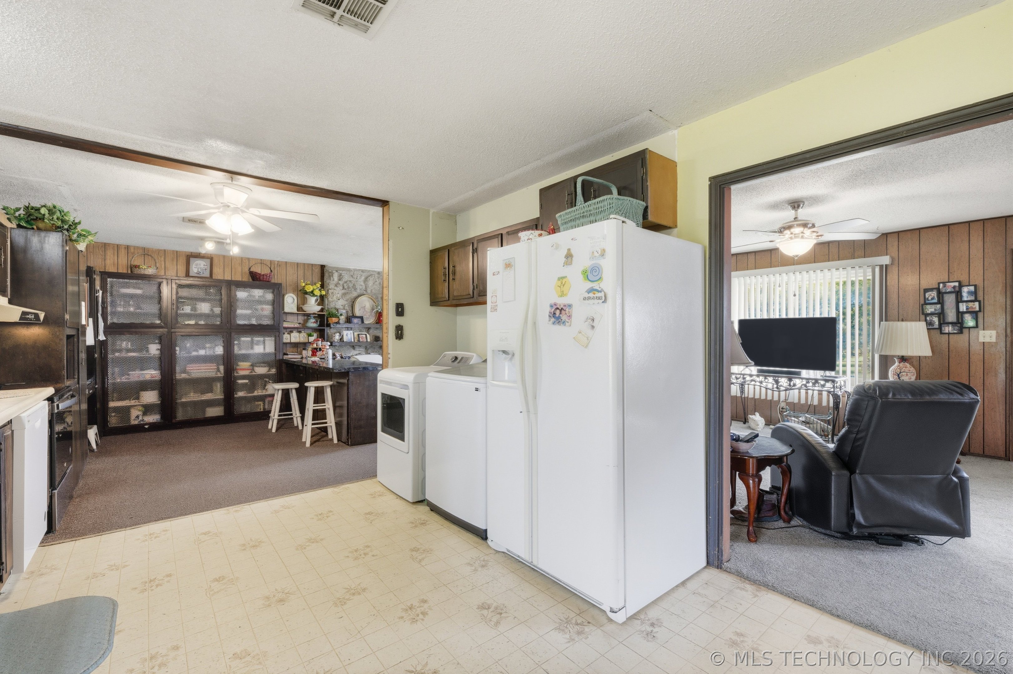 300 W Weldon Avenue Property Photo 12