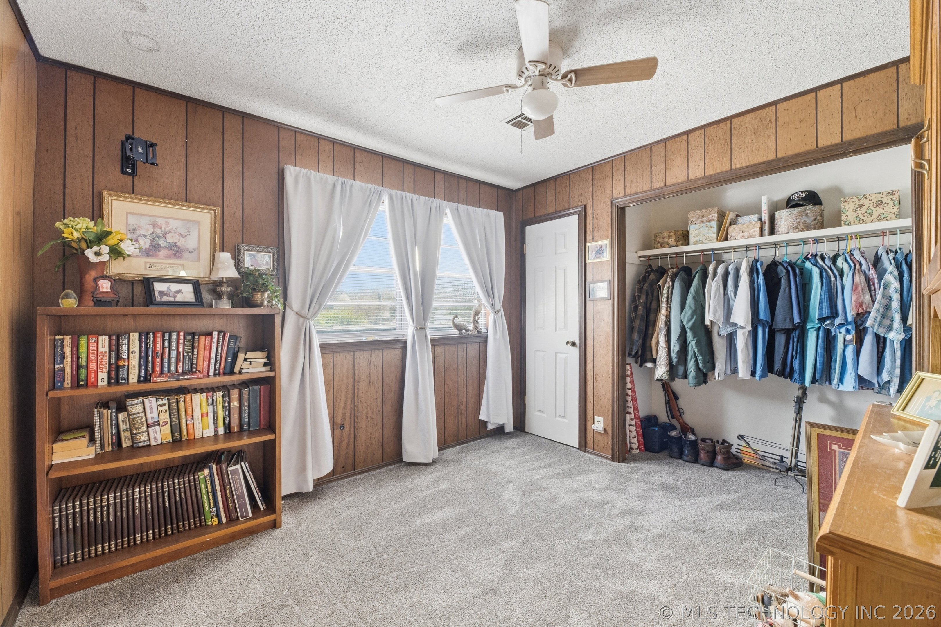 300 W Weldon Avenue Property Photo 14